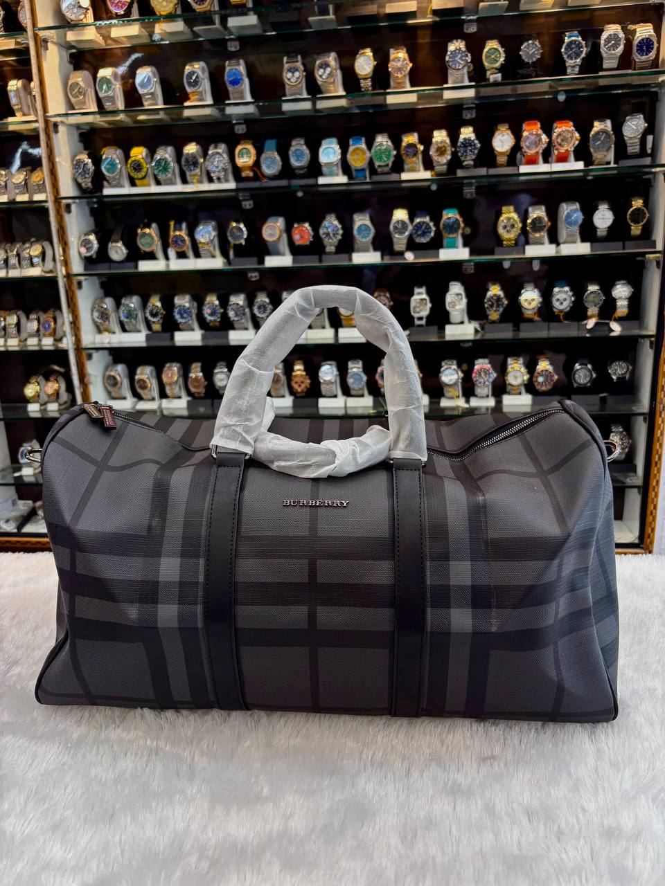 BURBERRY BOSTON HOLDALL IN CHARCOAL GREY 🩶 CHECK IN MASTER PIECE