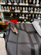 BURBERRY BOSTON HOLDALL IN CHARCOAL GREY 🩶 CHECK IN MASTER PIECE