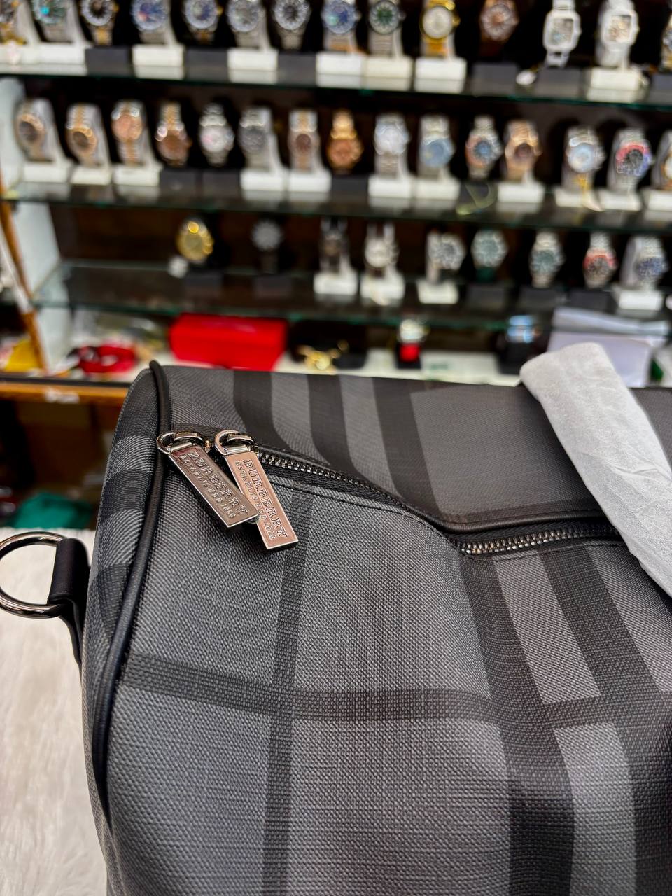BURBERRY BOSTON HOLDALL IN CHARCOAL GREY 🩶 CHECK IN MASTER PIECE
