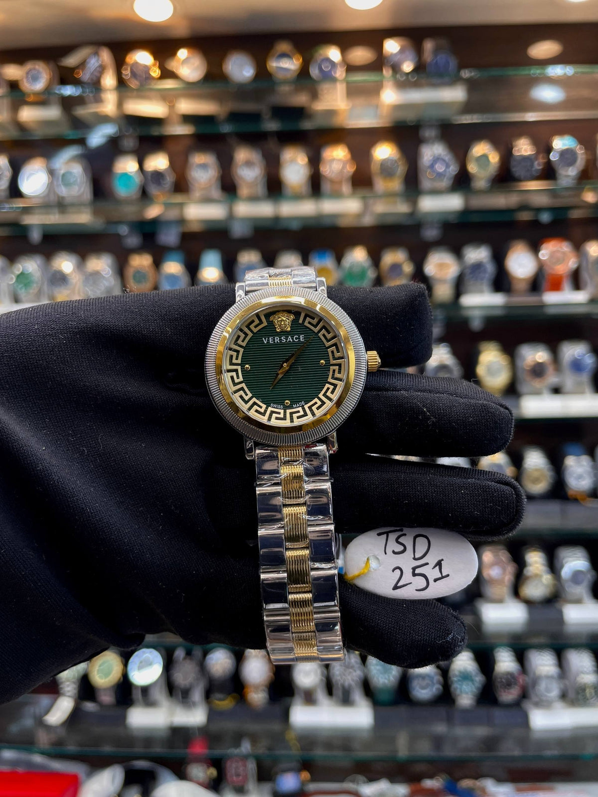 VERSACE GRECA QUARTZ GREEN DIAL ANALOG FOR GIRLS IN MASTER PIECE 🔥