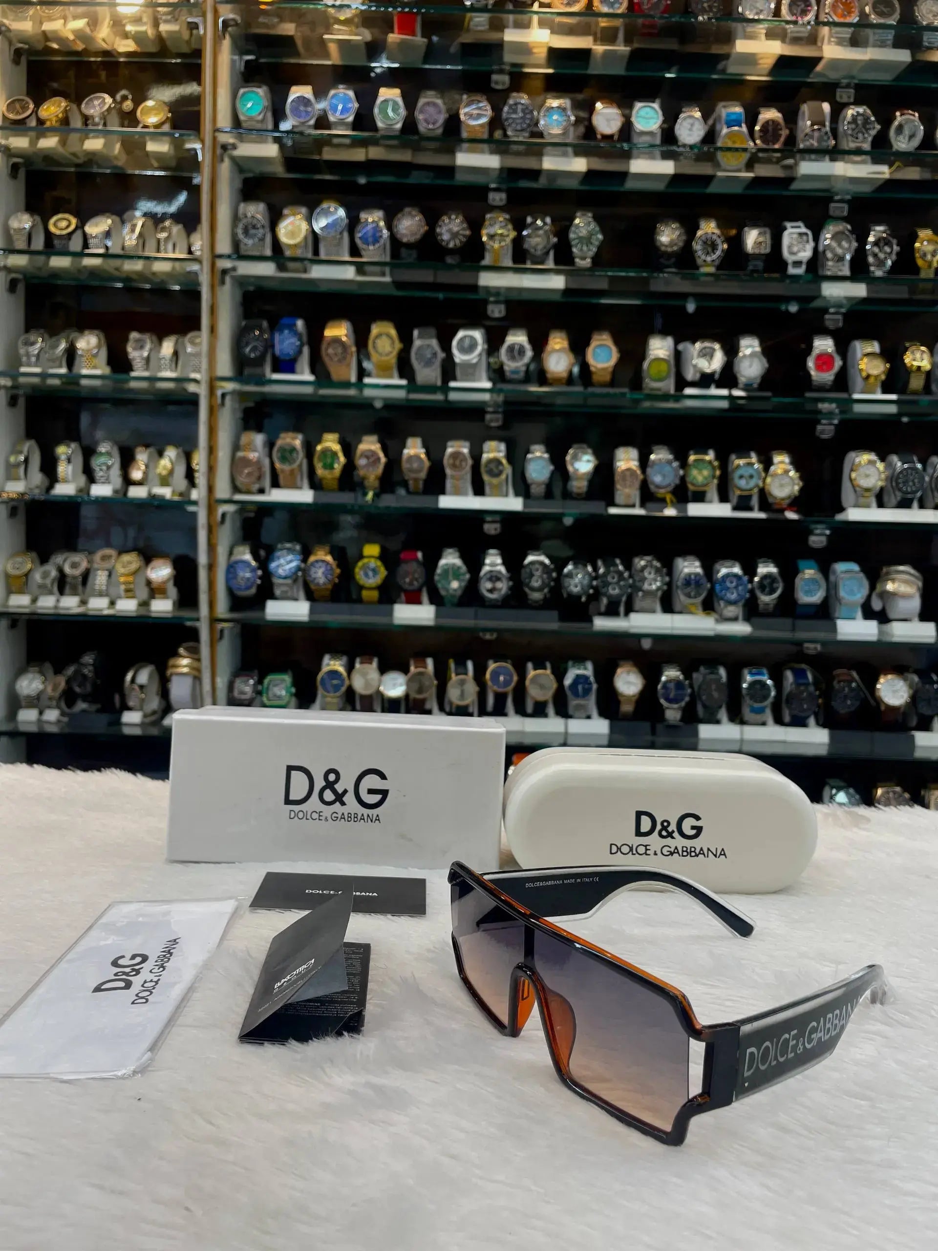 Dolce & Gabbana d&g now in master piece big frame brown