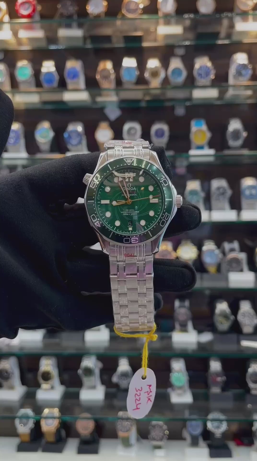 OMEGA SEAMASTER DIVER 300M WATCH JAMES BOND EDITION IN MASTER PIECE 🤩 GREEN 💚