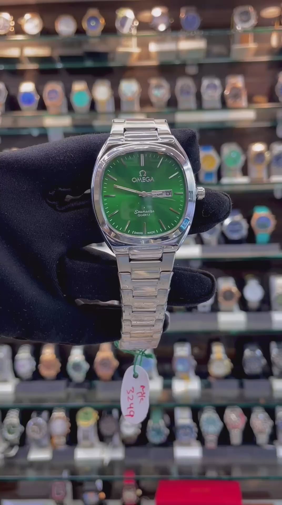 OMEGA SEAMASTER CLASSIC WATCH ⌚ UNDER BUDGET GREEN 💚