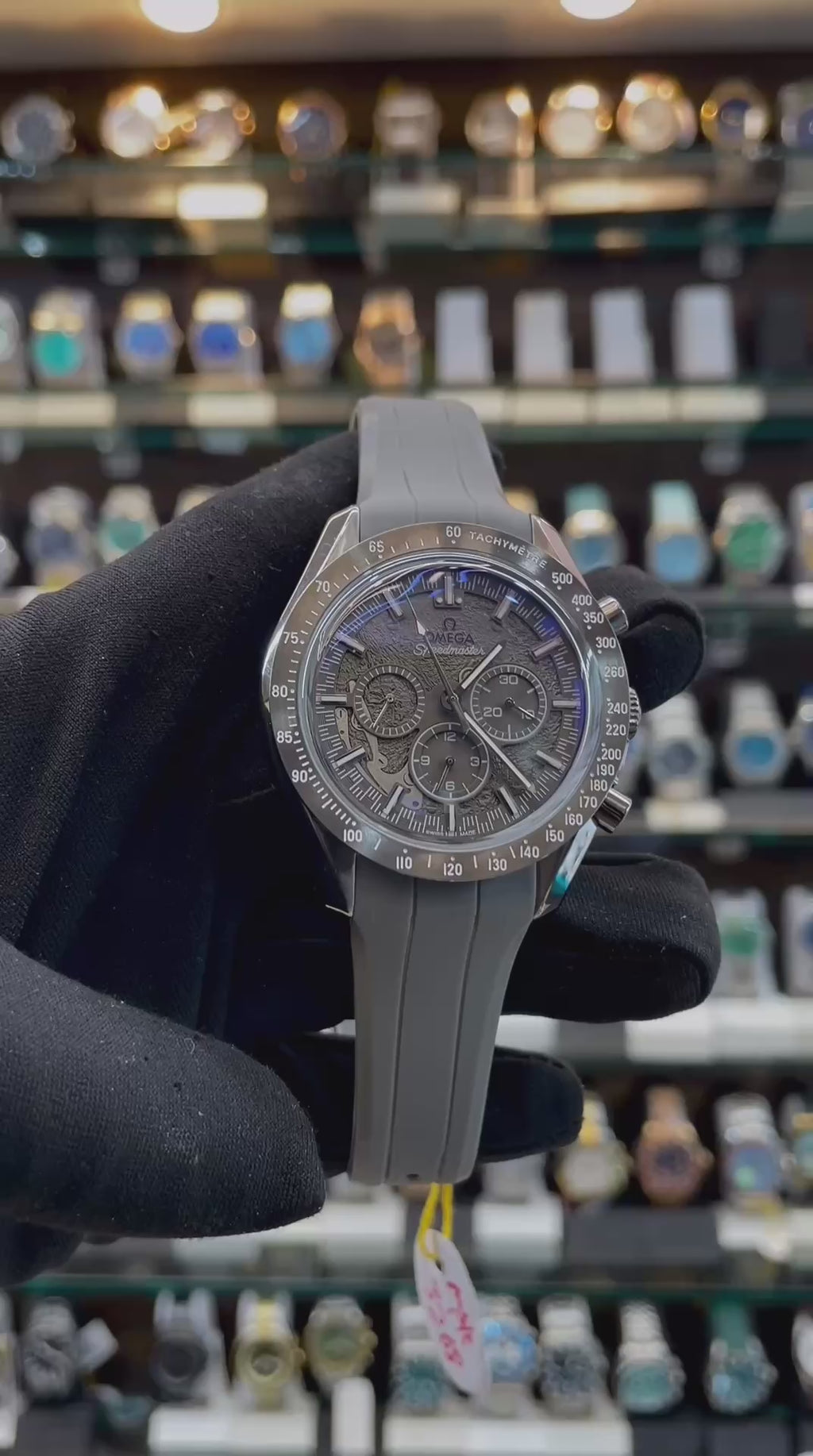 OMEGA SPEEDMASTER GREY SIDE OF THE MOON IN MASTER PIECE 🤩