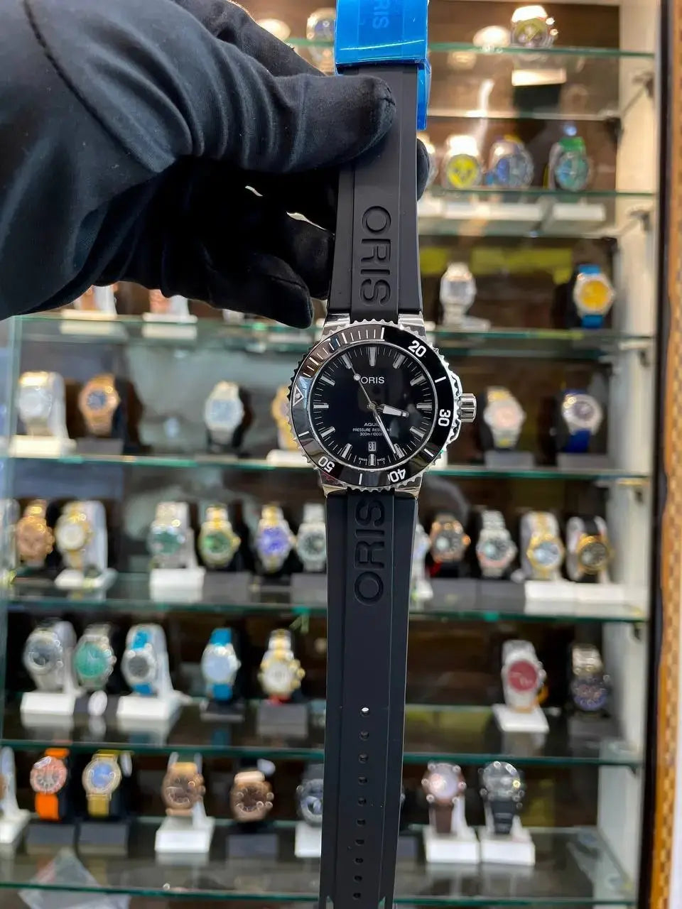 Oris aquis black silicon automatic