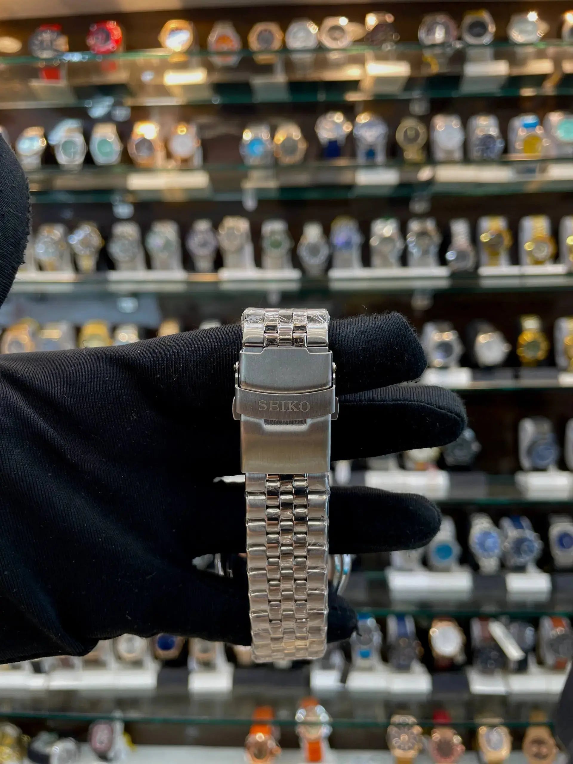 Seiko gmt  now in under budget for mens silver