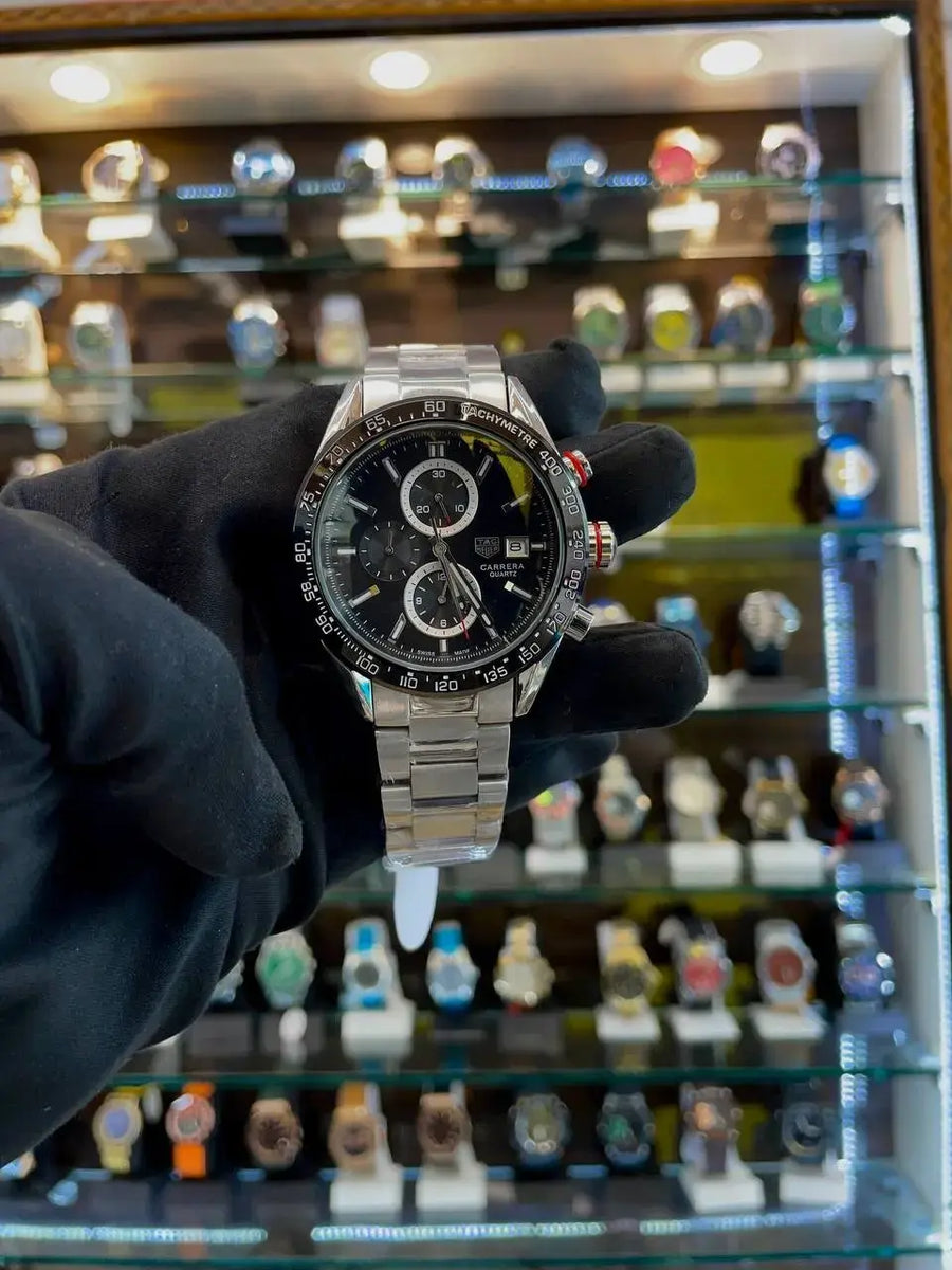 Tag heuer carrera tachymeter in chain black dial