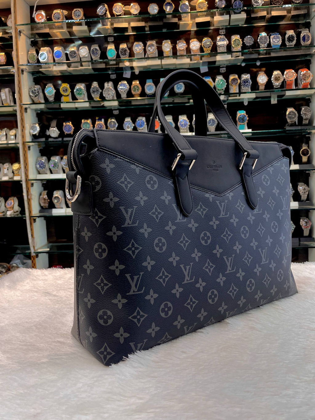 LOUIS VUITTON LV EXPLORER BRIEFCASE 💼 LAPTOP BAG  IN HEAVY QUALITY 💯