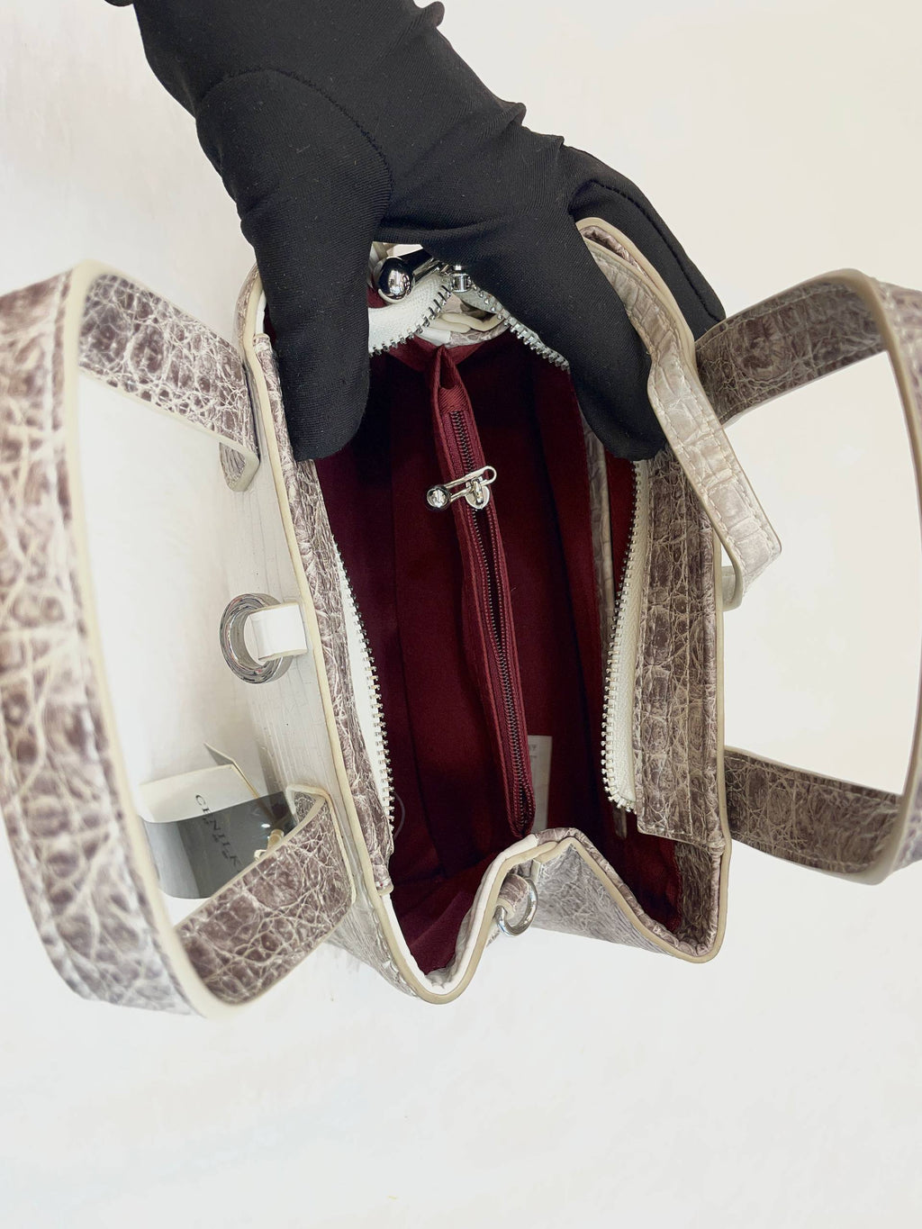 DIOR TOUJOURS HANDBAG 👜 IN WHITE 🤍 AND GREY 🩶 CROCODILE LEATHER.