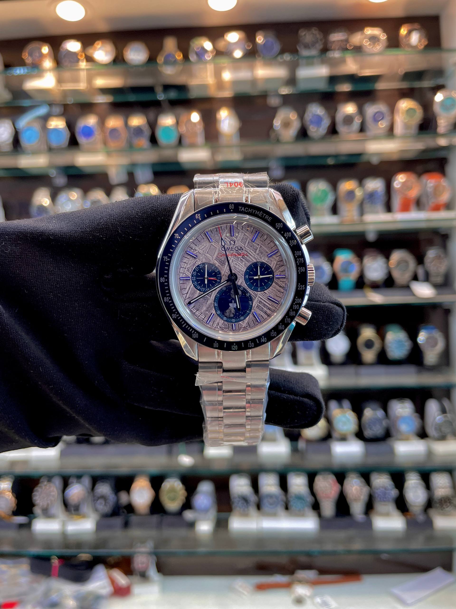OMEGA SPEEDMASTER MOON 🌝 PHASE NOW IN METAL HEAVY BODY🤍
