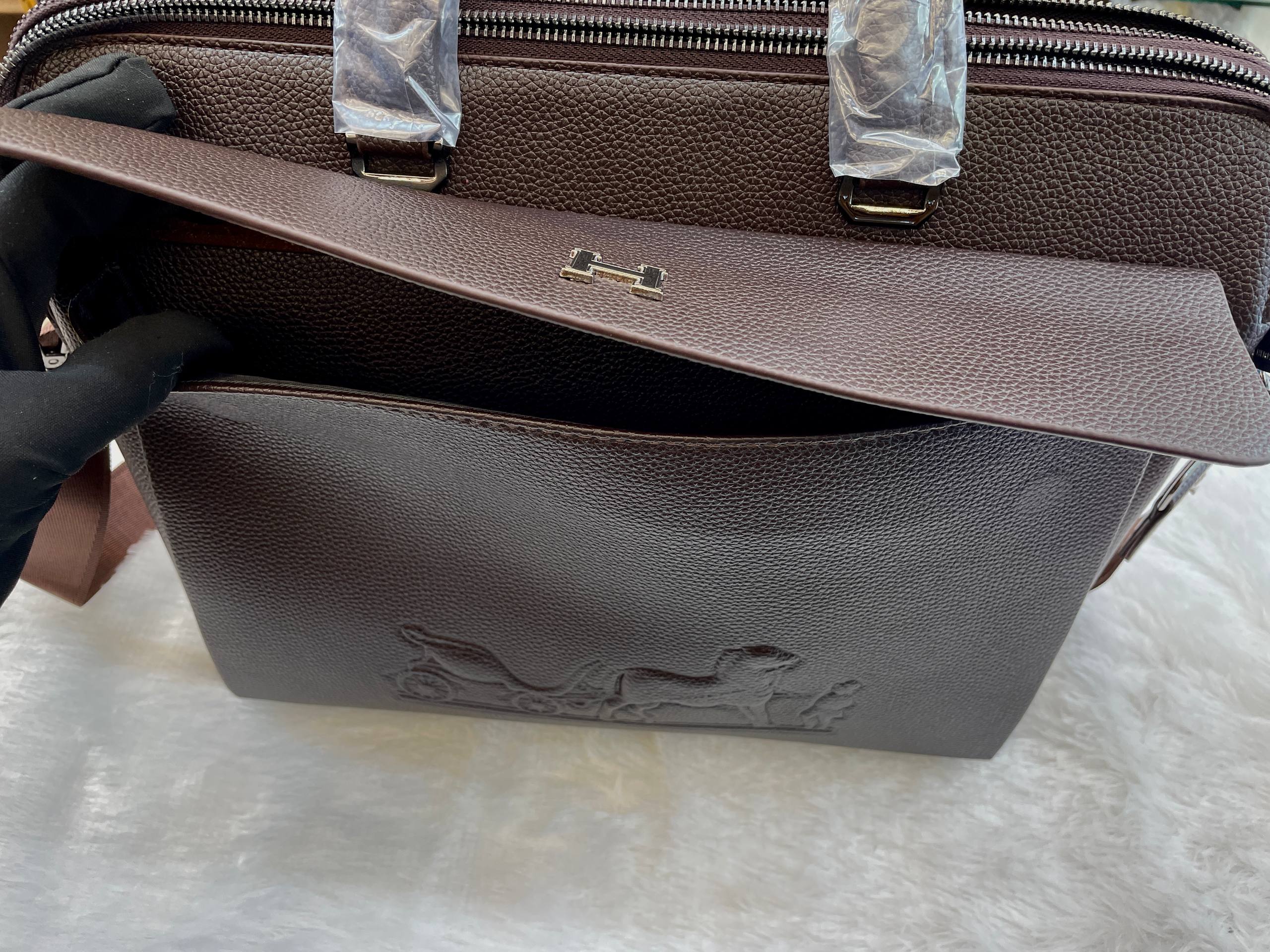 HERMES LAPTOP BAG WITH TEXTURED EMBOSSED CARRIAGE IN MASTER PIECE 🤩