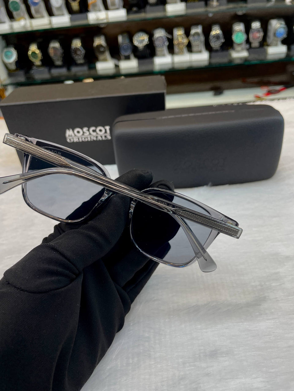 MOSCOT GREY 🩶 TRANSPARENT FRAME IN HEAVY QUALITY 💯