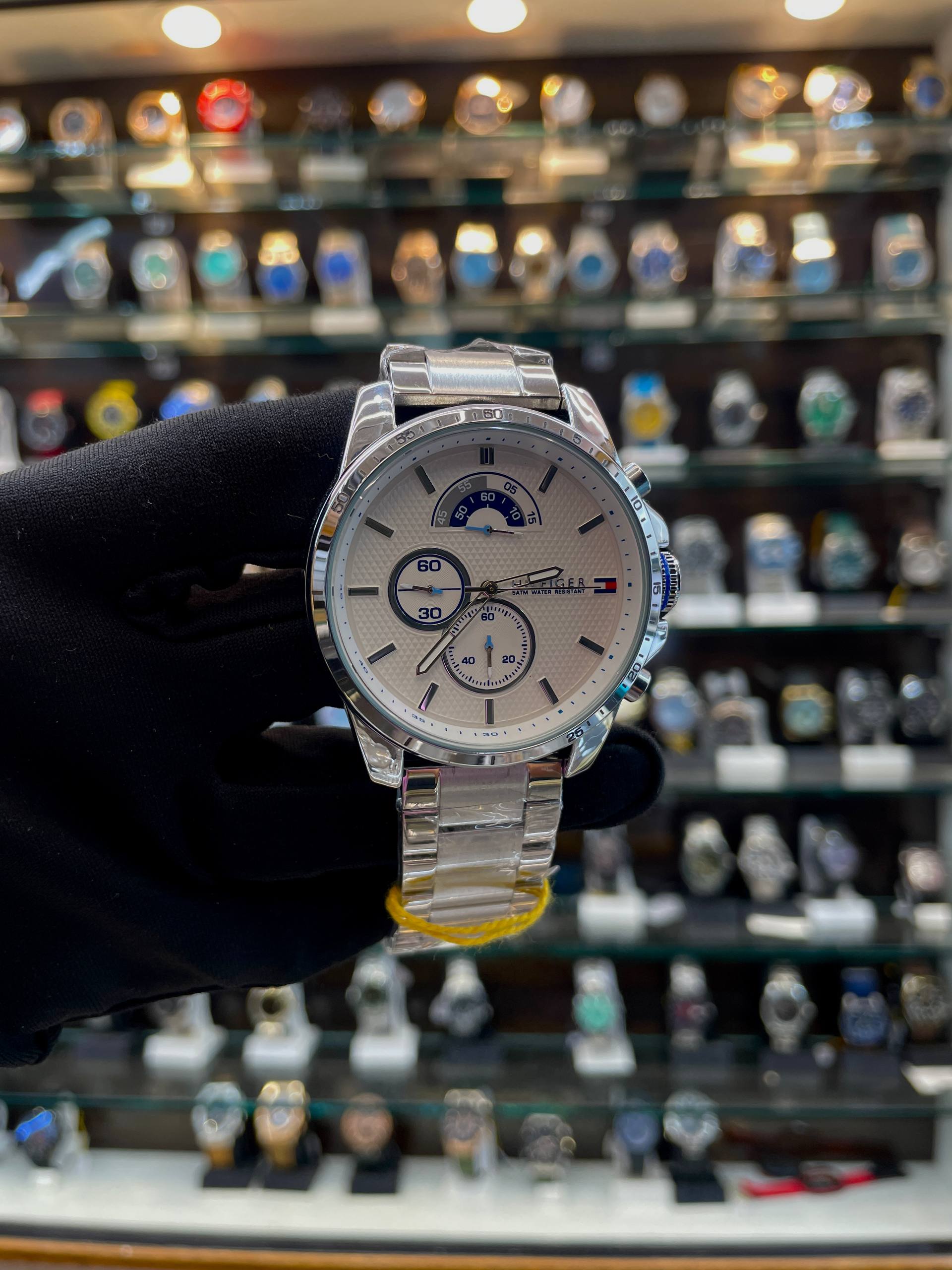 TOMMY HILFIGER MULTIFUNCTION WATCH FOR MENS SILVER 🥈 

WHITE 🤍