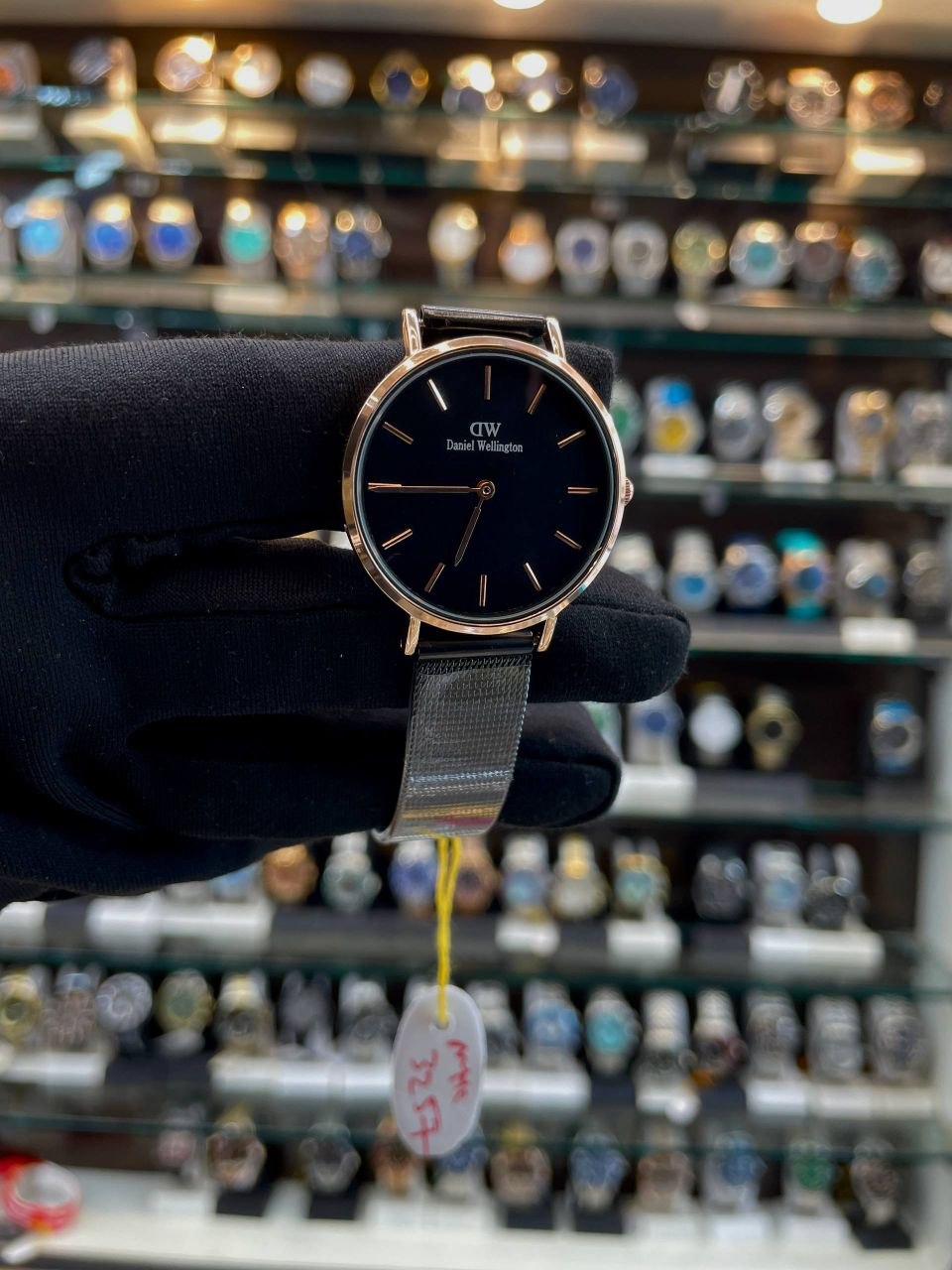 DANIEL WELLINGTON DW SLIM CHAIN FOR GIRLS IN BLACK 🖤