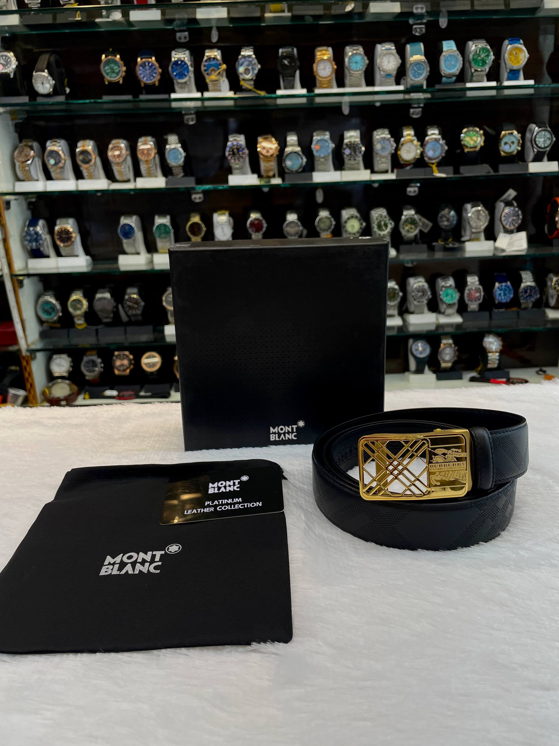 BURBERRY TEXTURE BUCKLE BLACK LEATHER BELT IN MASTER PIECE 🤩
