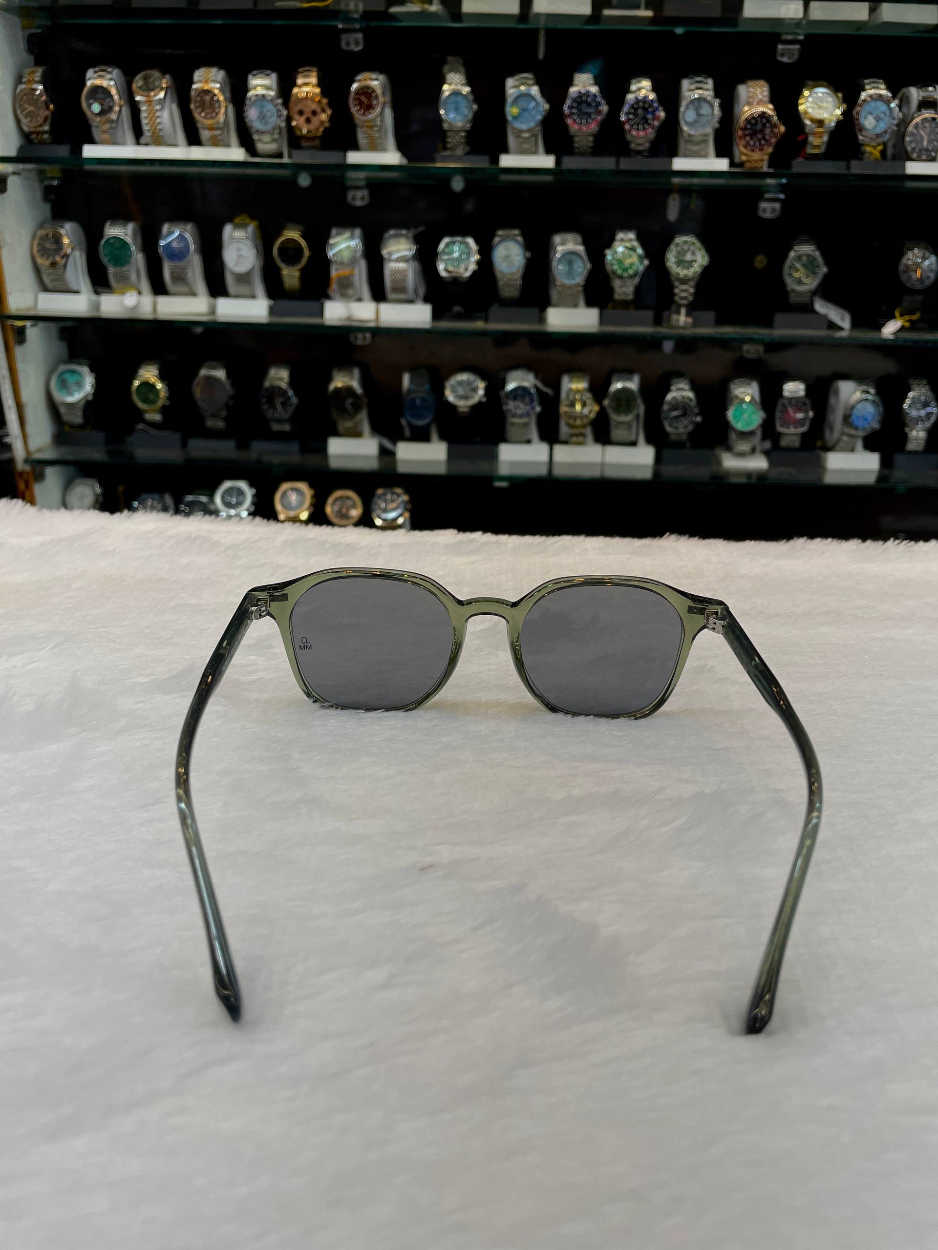 JJ MM GREEN TRANSPARENT FRAME IN HEAVY QUALITY 💯