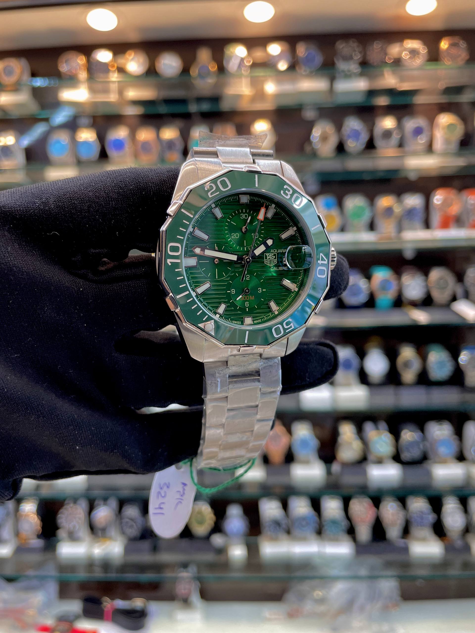 TAG HEUER AQUARACER 300M NOW IN HEAVY BODY  🤩 GREEN 💚 DIAL
