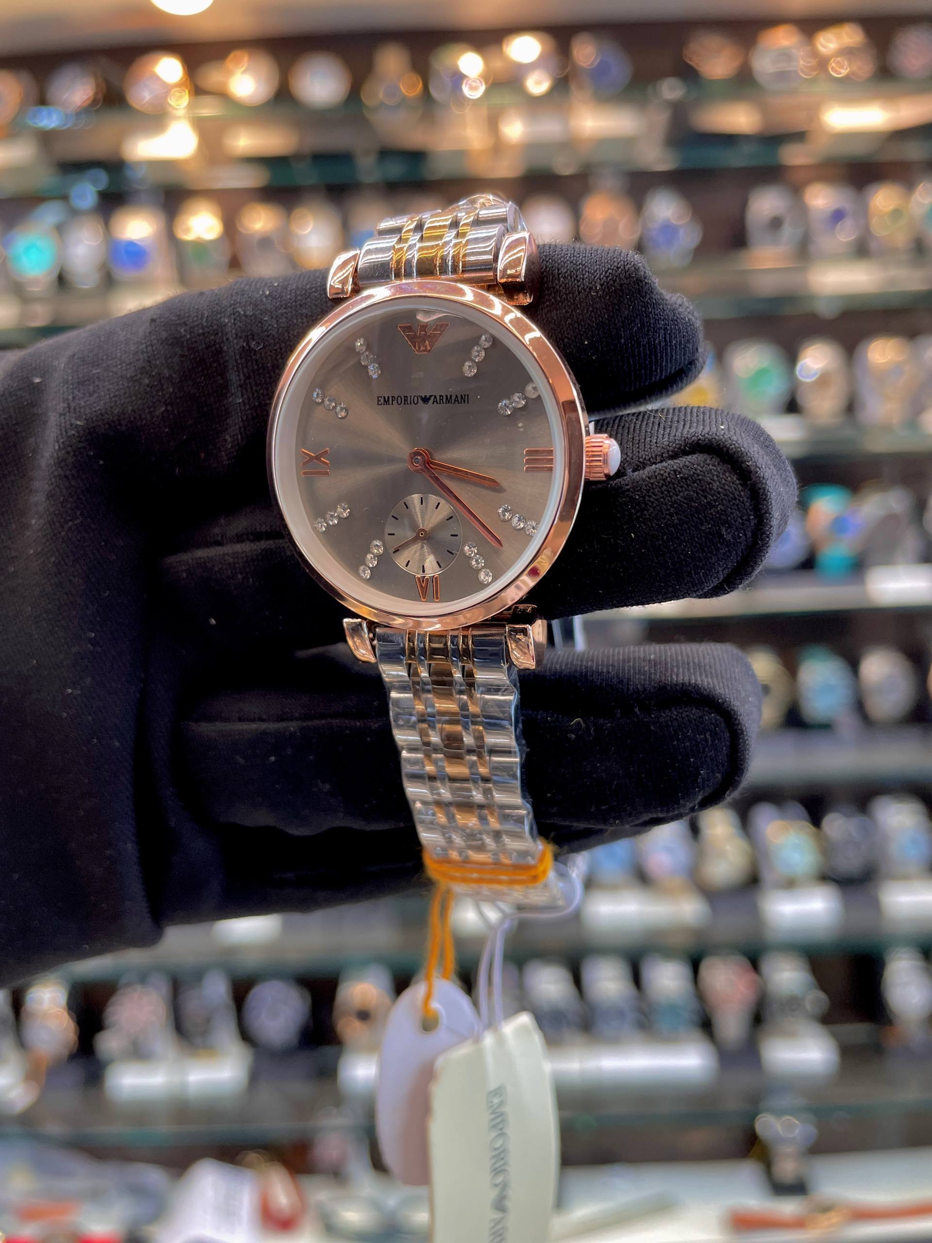 EMPORIO ARMANI. GREY 🩶 DIAL IN GIRLS
