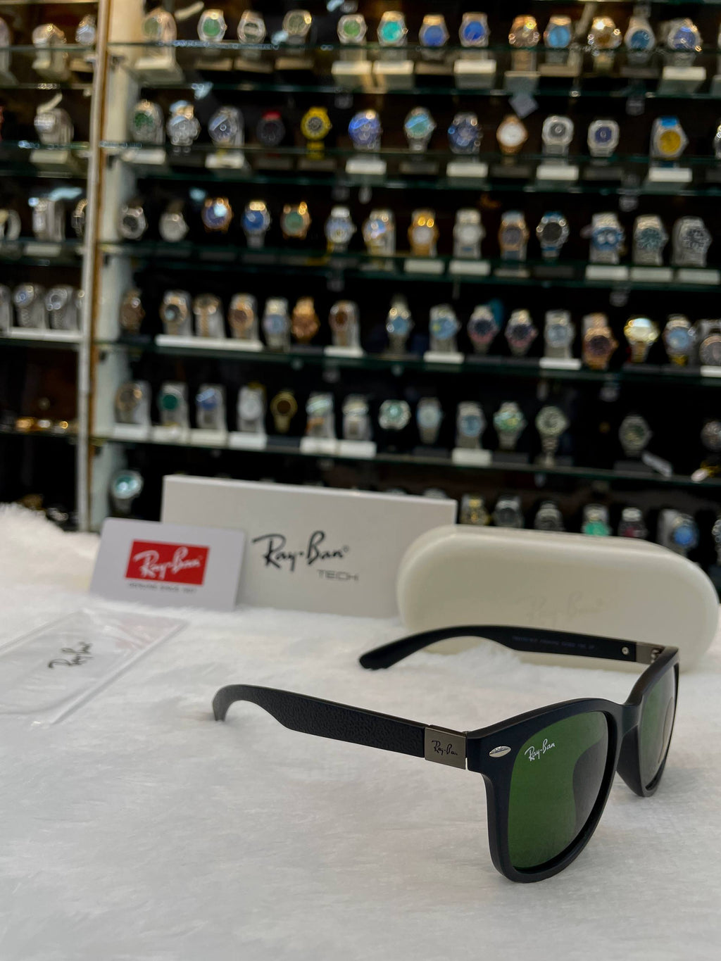 RAYBAN WAYFARER GLASSES 😉 IN HEAVY QUALITY 💯