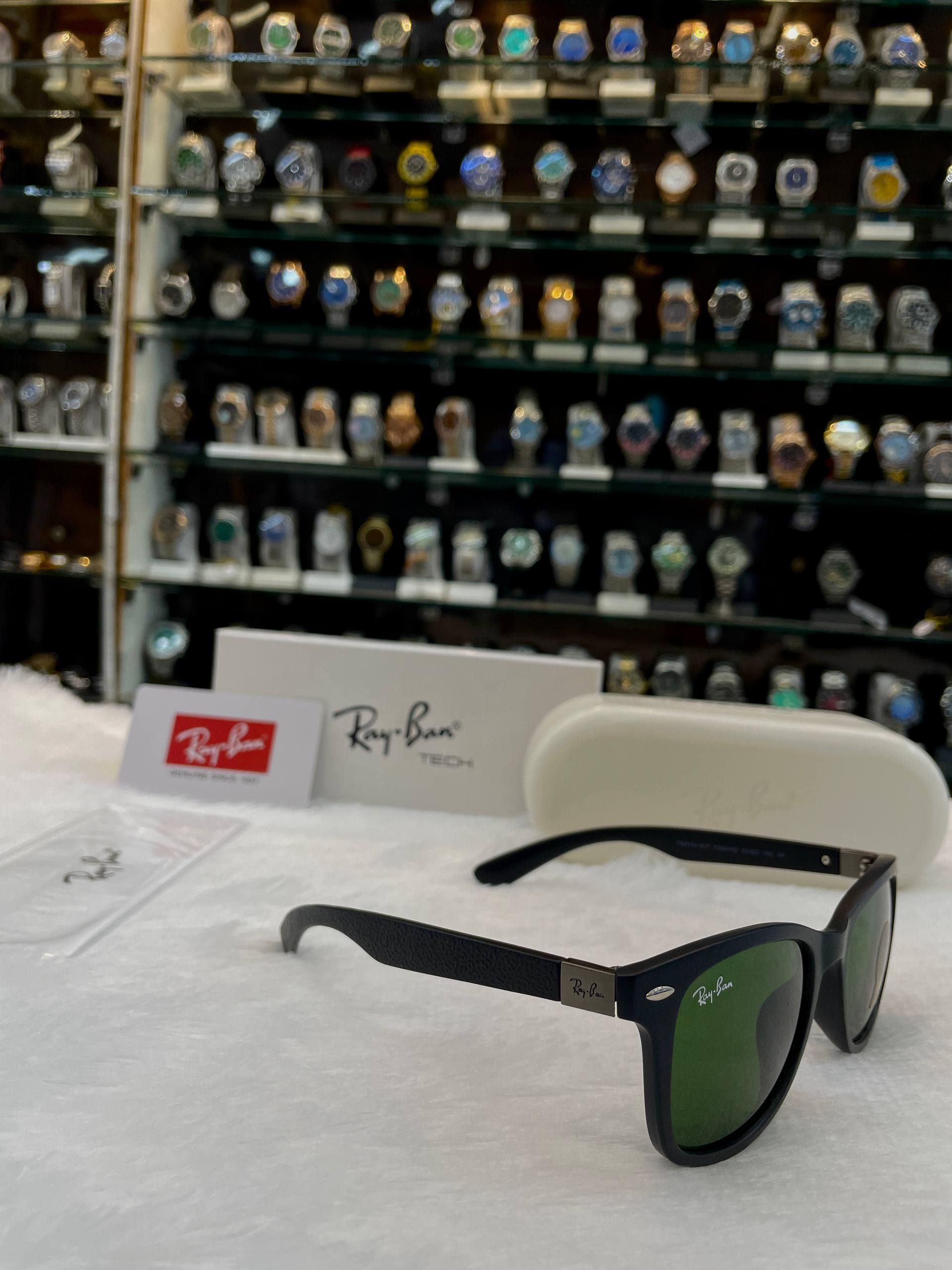 RAYBAN WAYFARER GLASSES 😉 IN HEAVY QUALITY 💯
