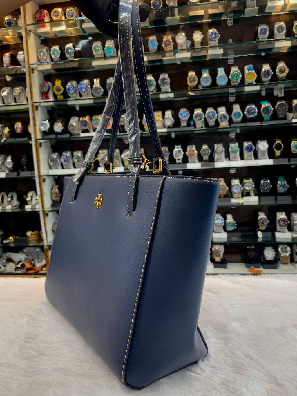 TORY BURCH NAVY BLUE SAFFIANO LEATHER TOTE BAG IN MASTER PIECE 🤩