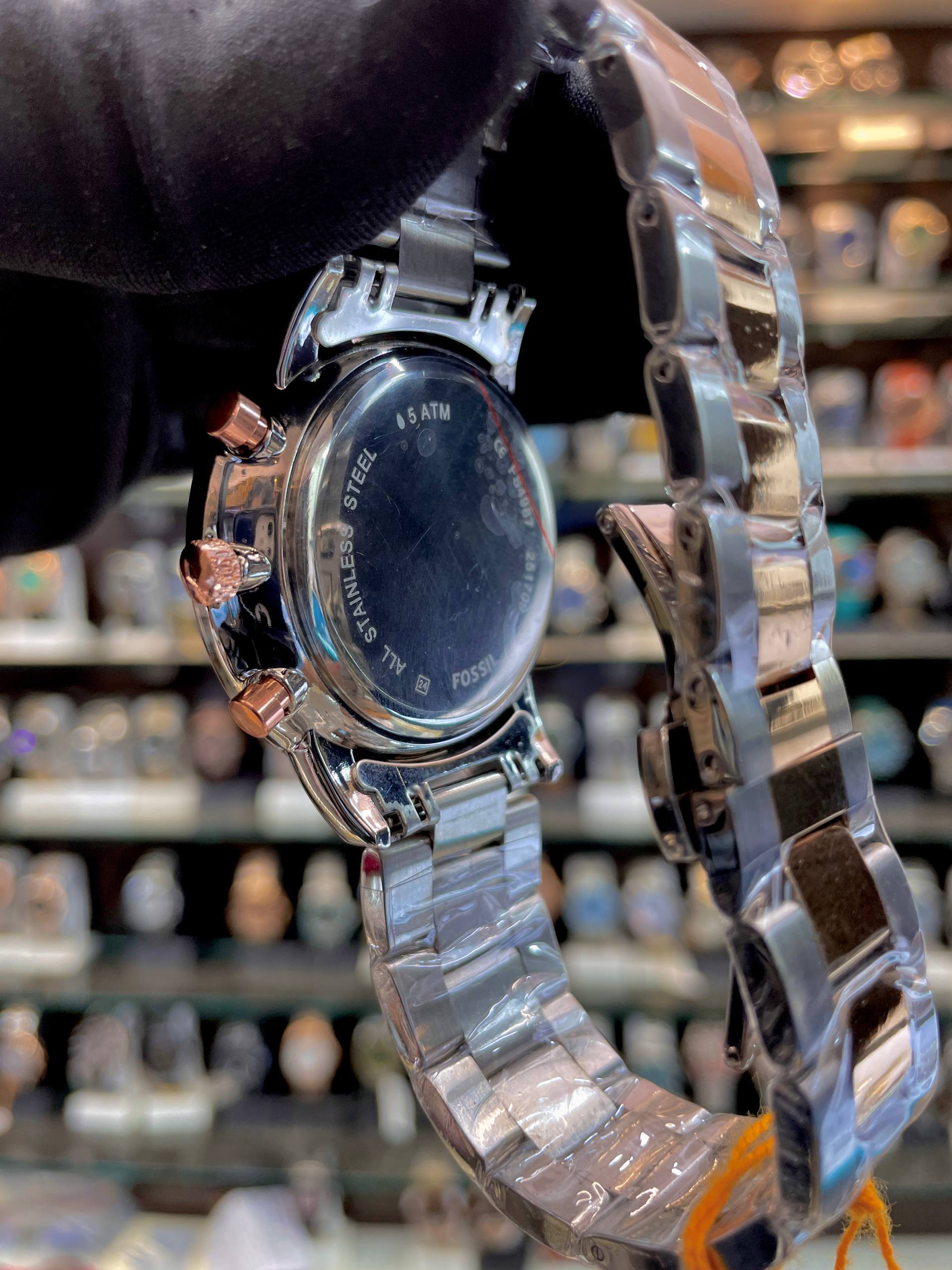 FOSSIL NOW IN CHRONO FOR MENS CASUAL WEAR IN CHAIN ⛓️