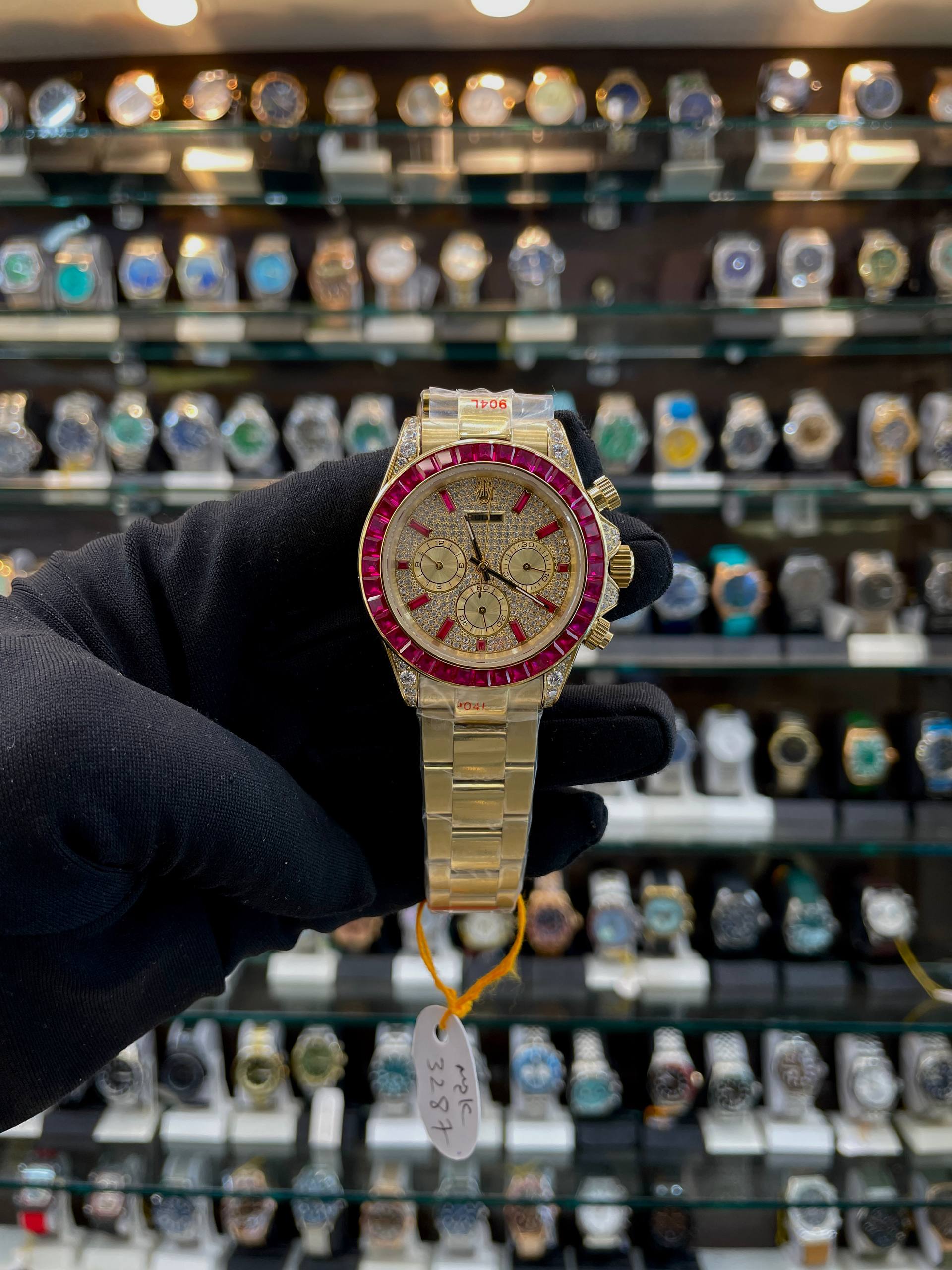 ROLEX DAYTONA YELLOW GOLD RUBY BEZEL DIAMOND IN MASTER PIECE 🤩 PAVED DIAMOND GOLD DIAL 🤩