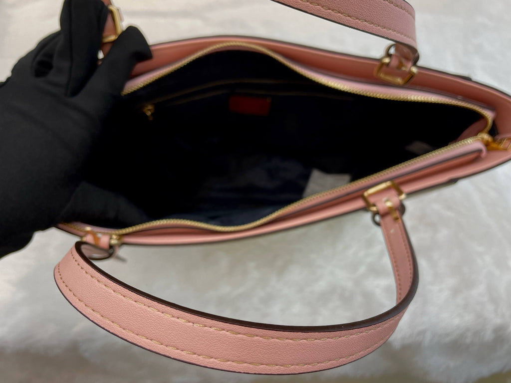 COACH MOLLIE TOTE IN SIGNATURE CANVAS WITH PINK 🩷 LEATHER MASTER PIECE 🤩 BABY PINK 🩷 X BROWN 🟤 CANVAS PRINT 🐾