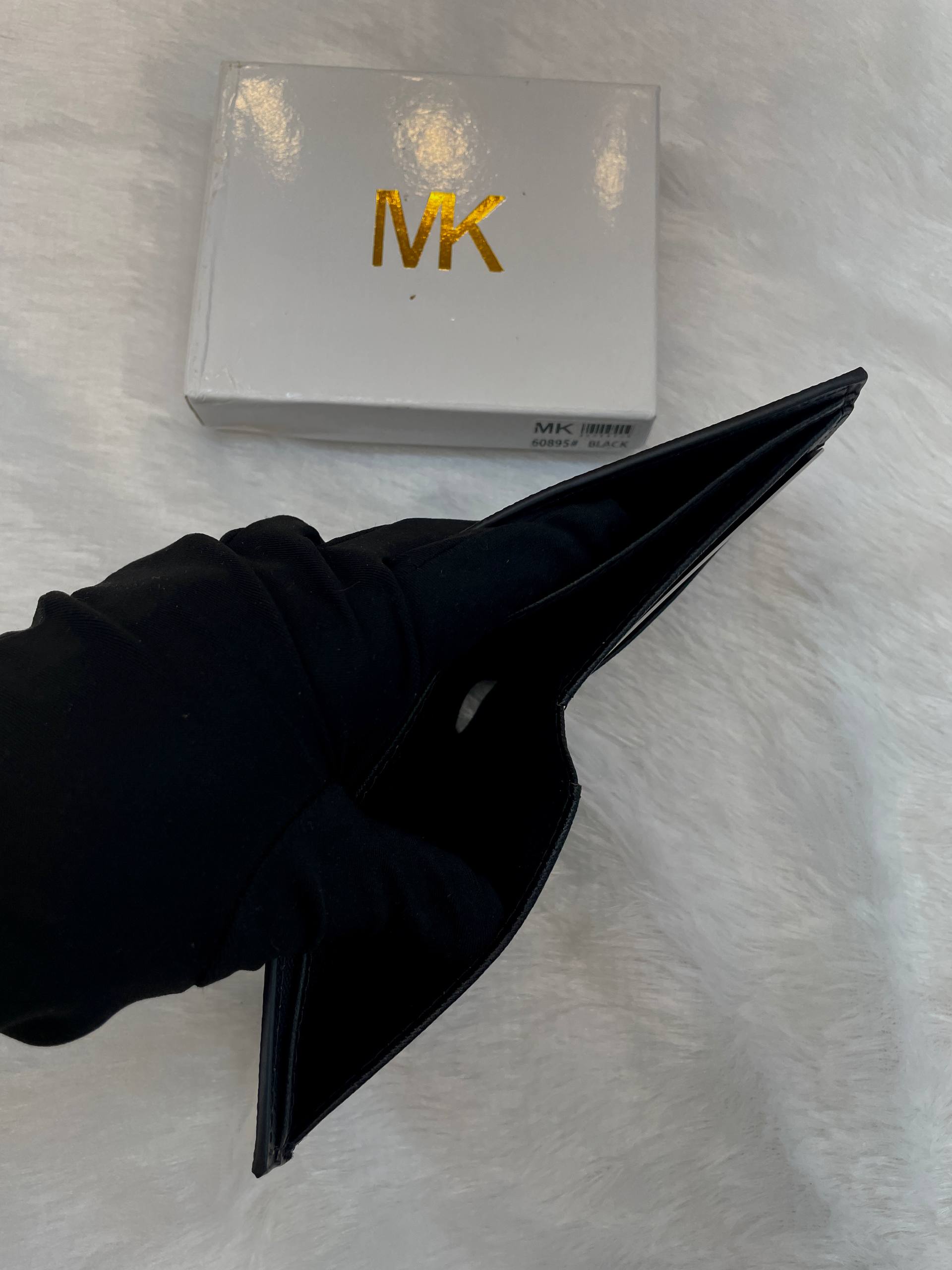 MICHEAL KORS MK WALLET FOR MENS UNDER BUDGET