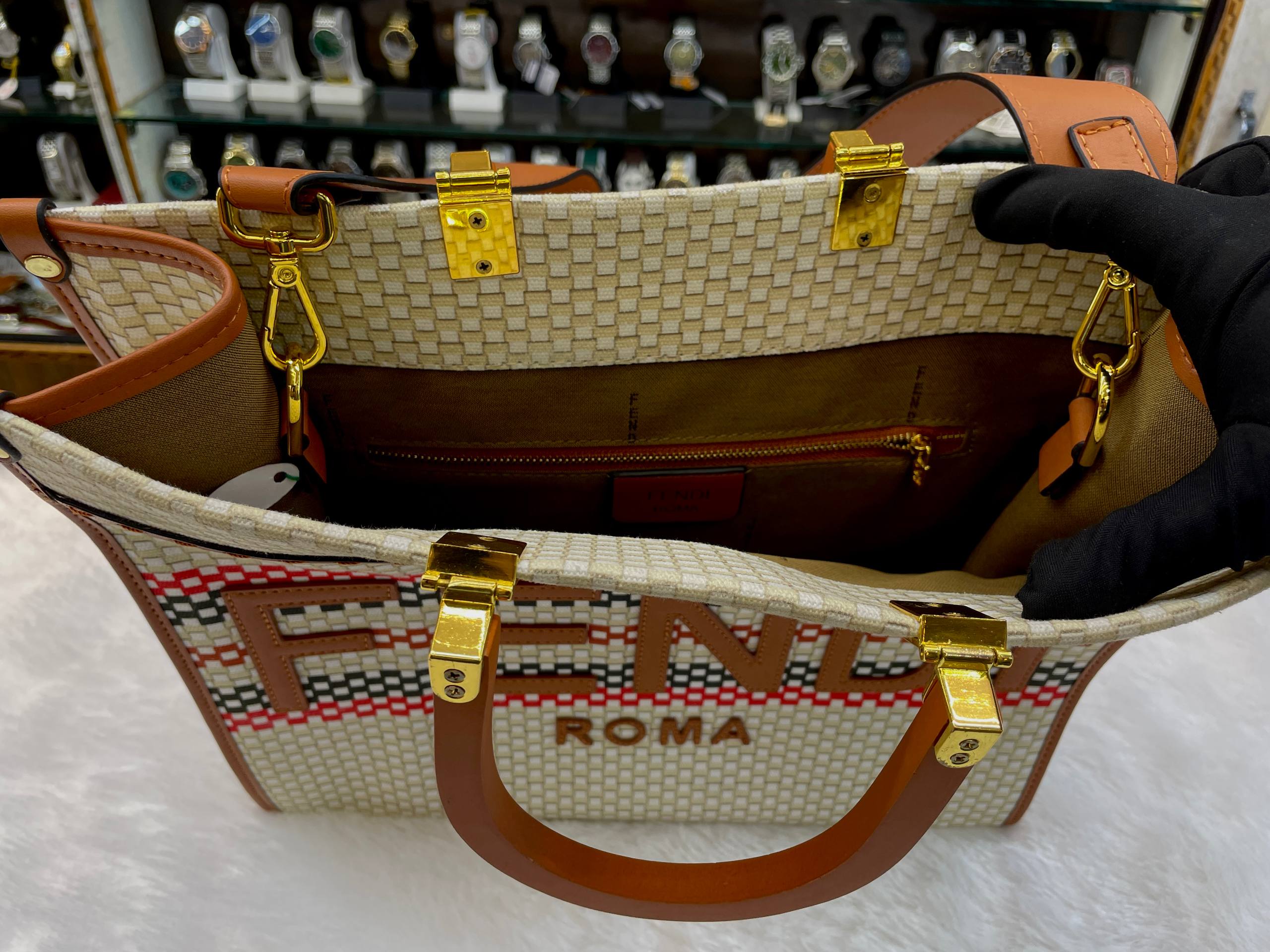 FENDI👜  SUNSHINE LARGE TOTE BAG IN MASTER PIECE FOR GIRLS 🤩
