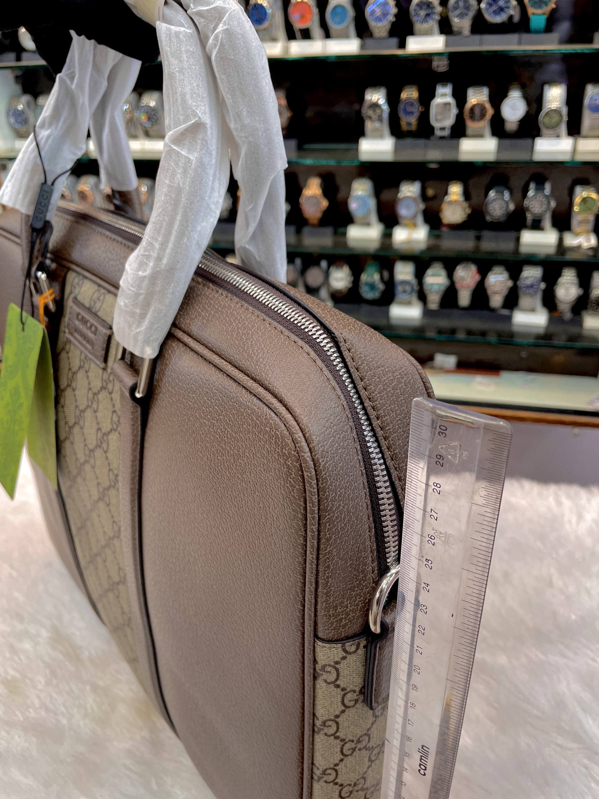 GUCCI GG SUPREME BRIEFCASE 💼 LAPTOP BAG IN MASTER PIECE 🤩