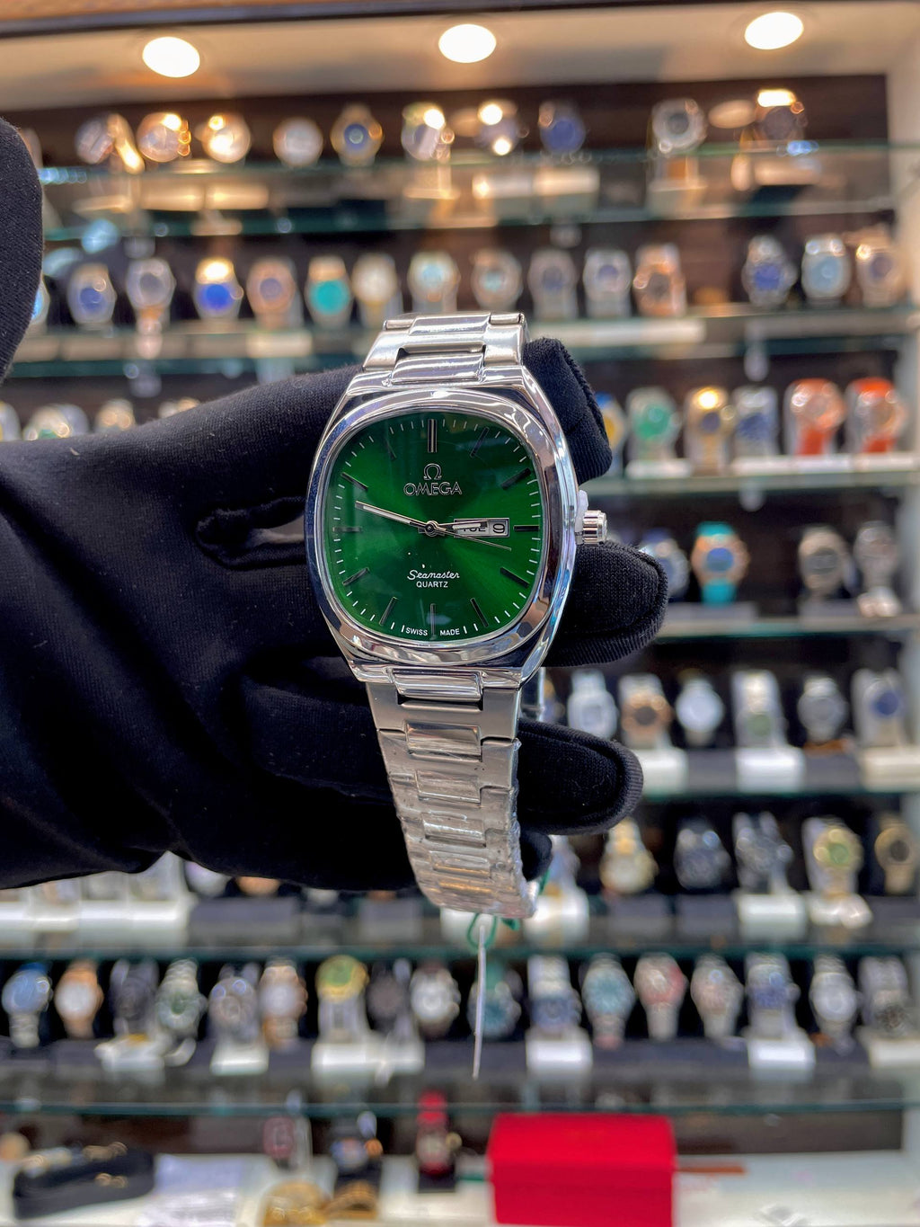 OMEGA SEAMASTER CLASSIC WATCH ⌚ UNDER BUDGET GREEN 💚