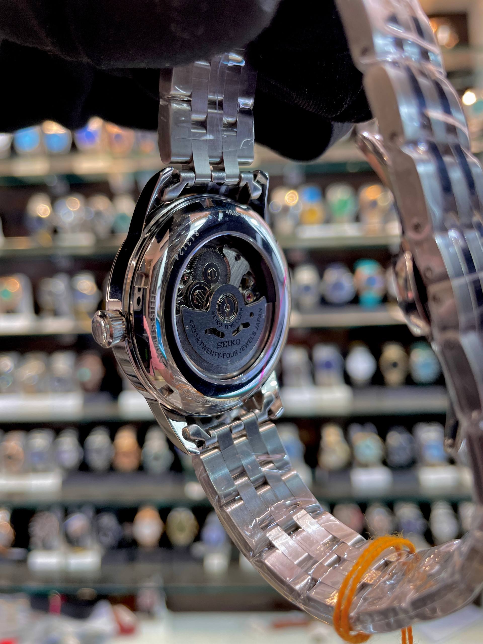 SEIKO PRESAGE AUTOMATIC ⚙️4R35A NOW IN MASTER PIECE 🤩 ICE BLUE