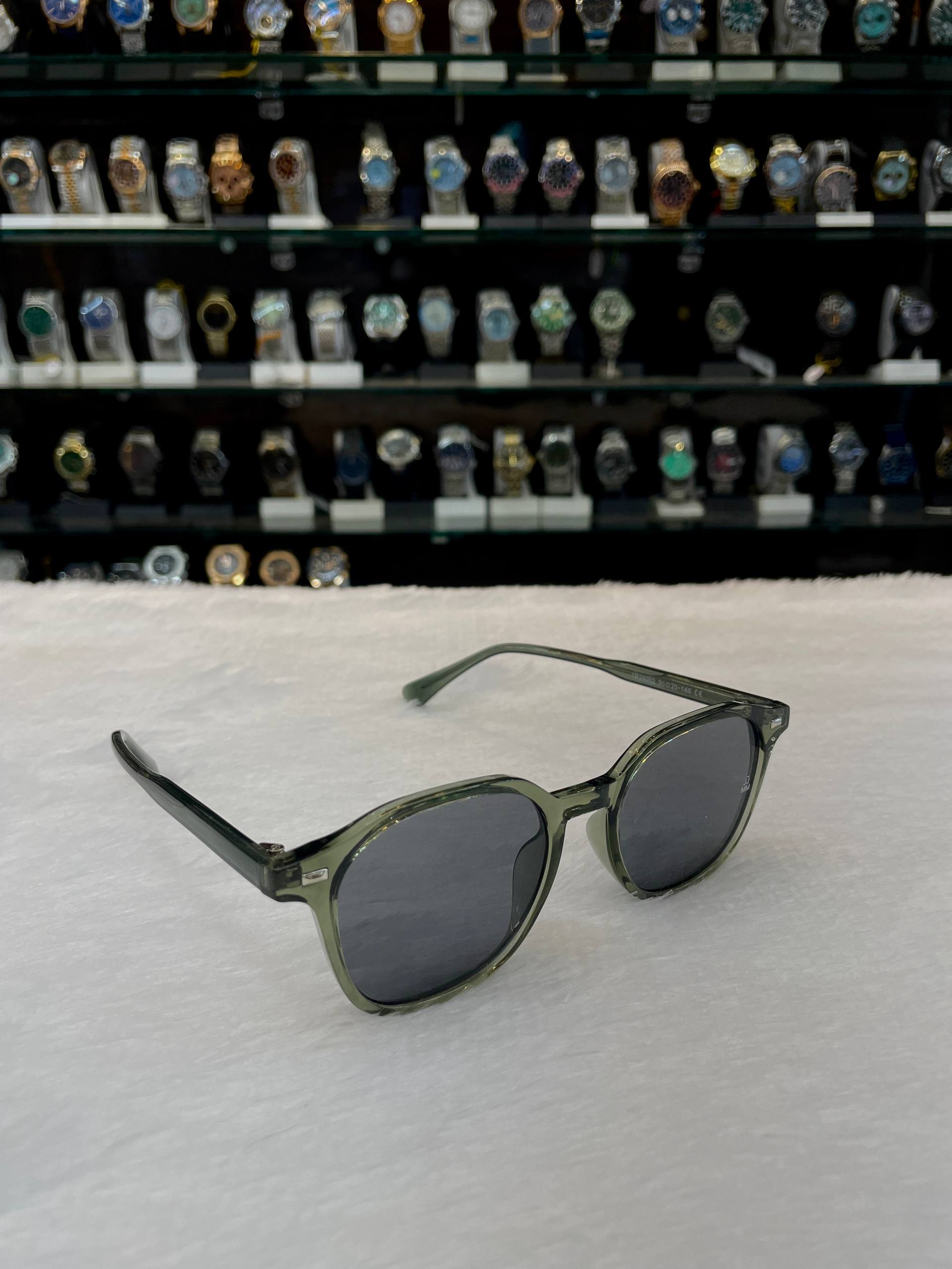 JJ MM GREEN TRANSPARENT FRAME IN HEAVY QUALITY 💯