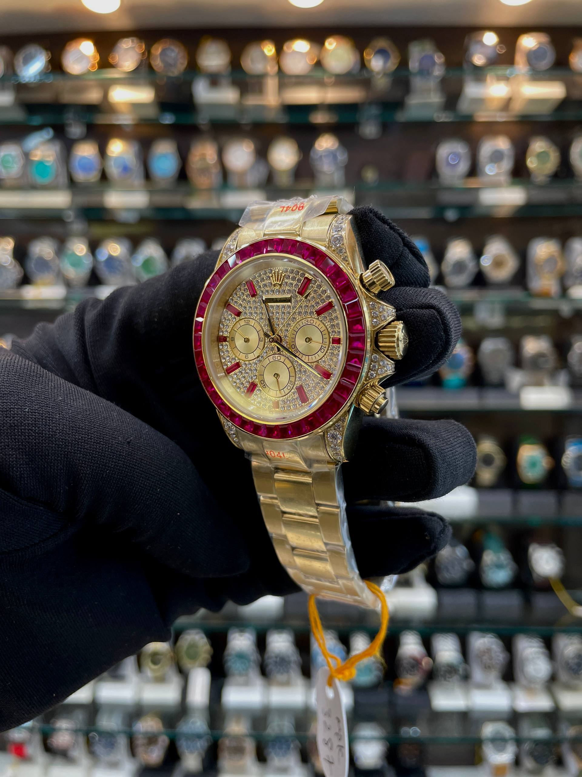 ROLEX DAYTONA YELLOW GOLD RUBY BEZEL DIAMOND IN MASTER PIECE 🤩 PAVED DIAMOND GOLD DIAL 🤩