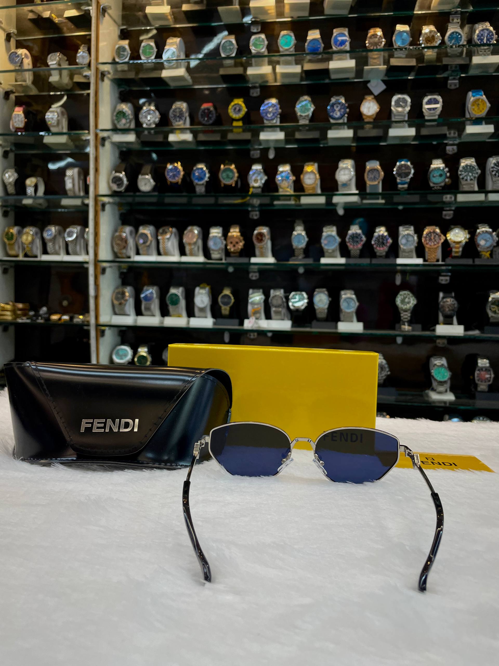 FENDI SUNGLASSES FEATURE DISTINCTIVE OVAL-SHAPED LENSES