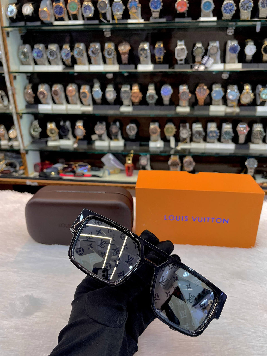 LOUIS VUITTON LV CLASH SQUARE SUNGLASSES COLORED FRAME🕶️