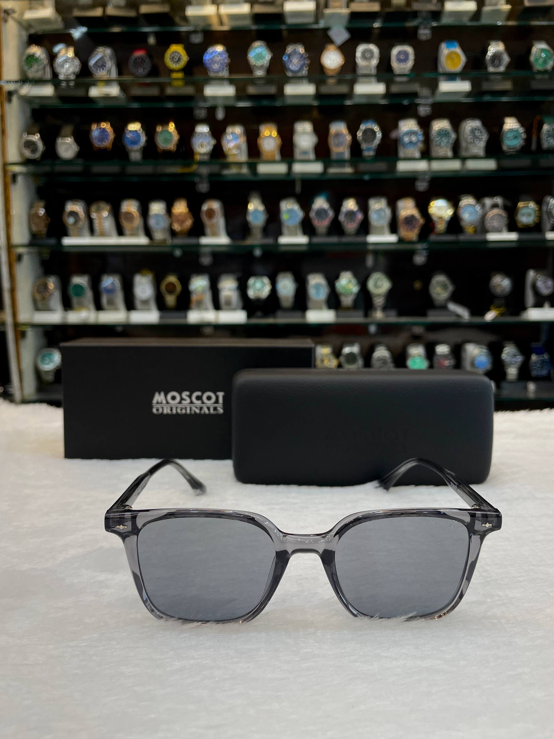MOSCOT GREY 🩶 TRANSPARENT FRAME IN HEAVY QUALITY 💯