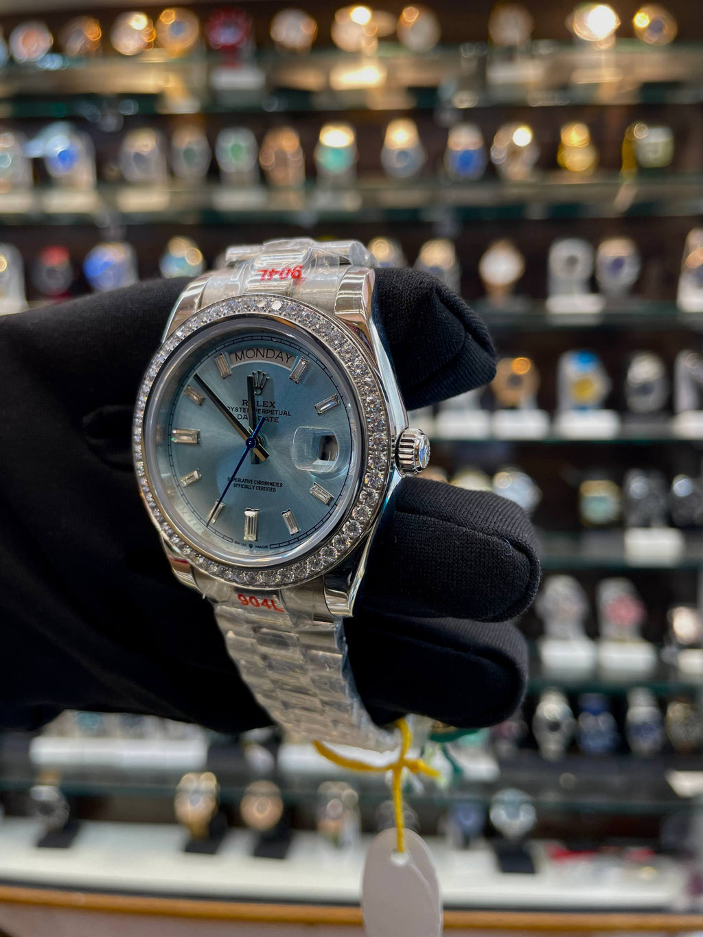 ROLEX DAY-DATE 40 MM, PLATINUM AND DIAMOND-SET BEZLE IN SEMI-ETA
