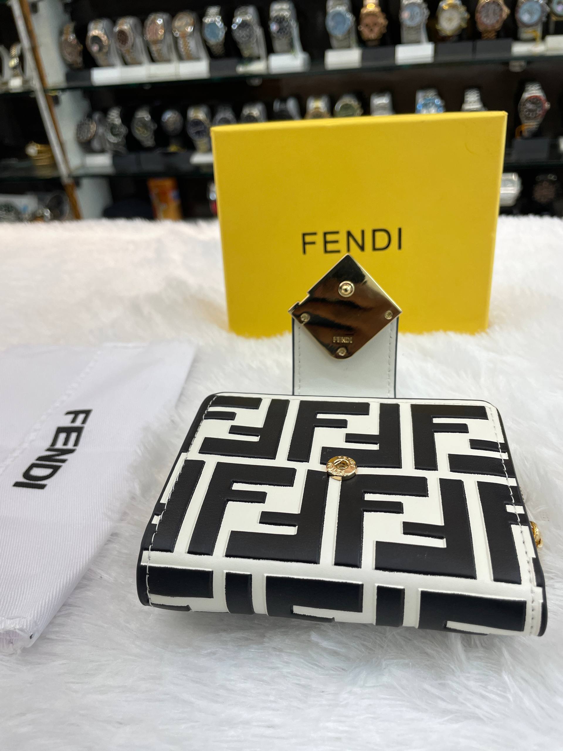 FENDI BI-FOLD WALLET FOR GIRLS 🤩 IN MASTER PIECE 🤩