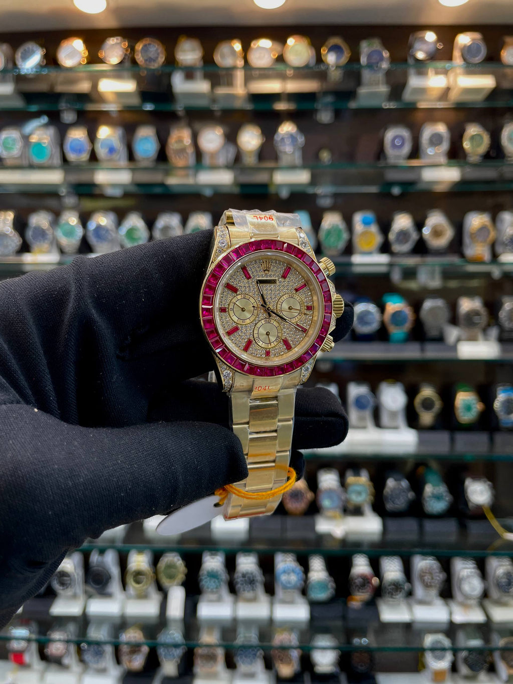 ROLEX DAYTONA YELLOW GOLD RUBY BEZEL DIAMOND IN MASTER PIECE 🤩 PAVED DIAMOND GOLD DIAL 🤩