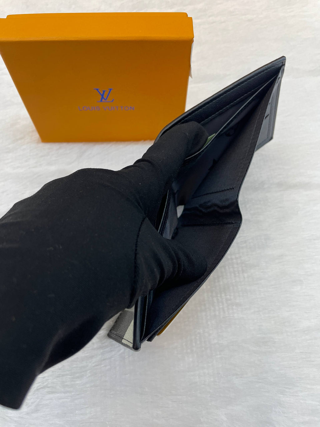 LOUIS VUITTON LV GRAPHITE GIANT CANVAS PATTERN IN HEAVY QUALITY 💯