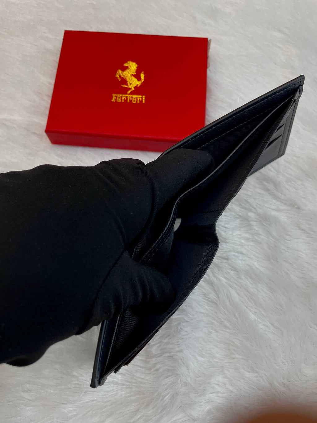 FERRARI BLACK BI-FOLD BRANDED WALLET IN MASTER PIECE 🤩