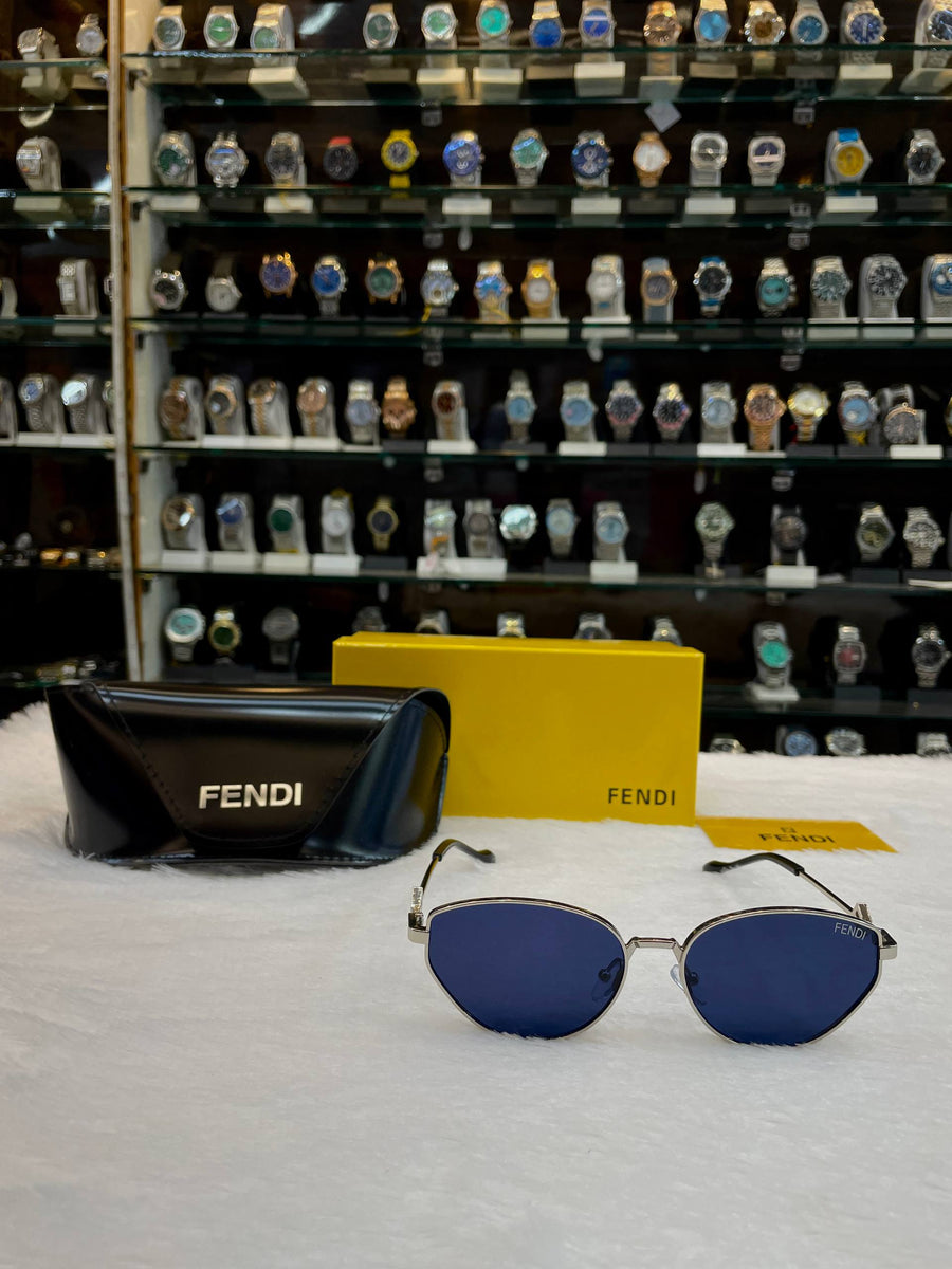 FENDI SUNGLASSES FEATURE DISTINCTIVE OVAL-SHAPED LENSES
