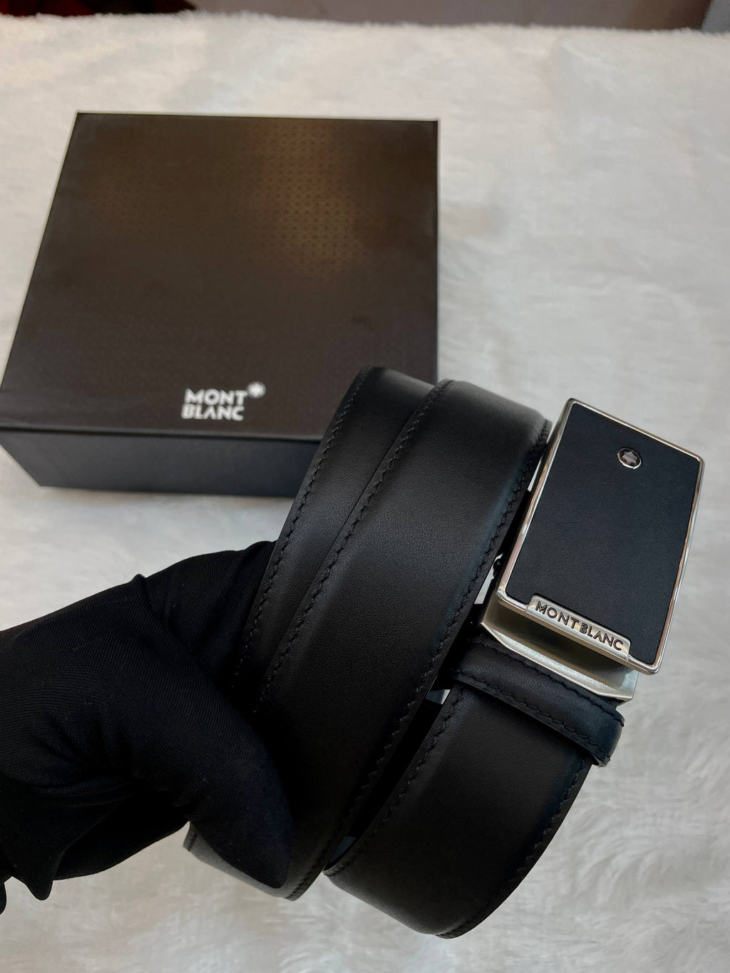 MONT BLANC MEN'S BLACK 🖤 LEATHER BELT WITH A SILVER 🥈 BUCKLE. MASTER PIECE 🤩 BLACK 🖤 TEXTURE FRONT