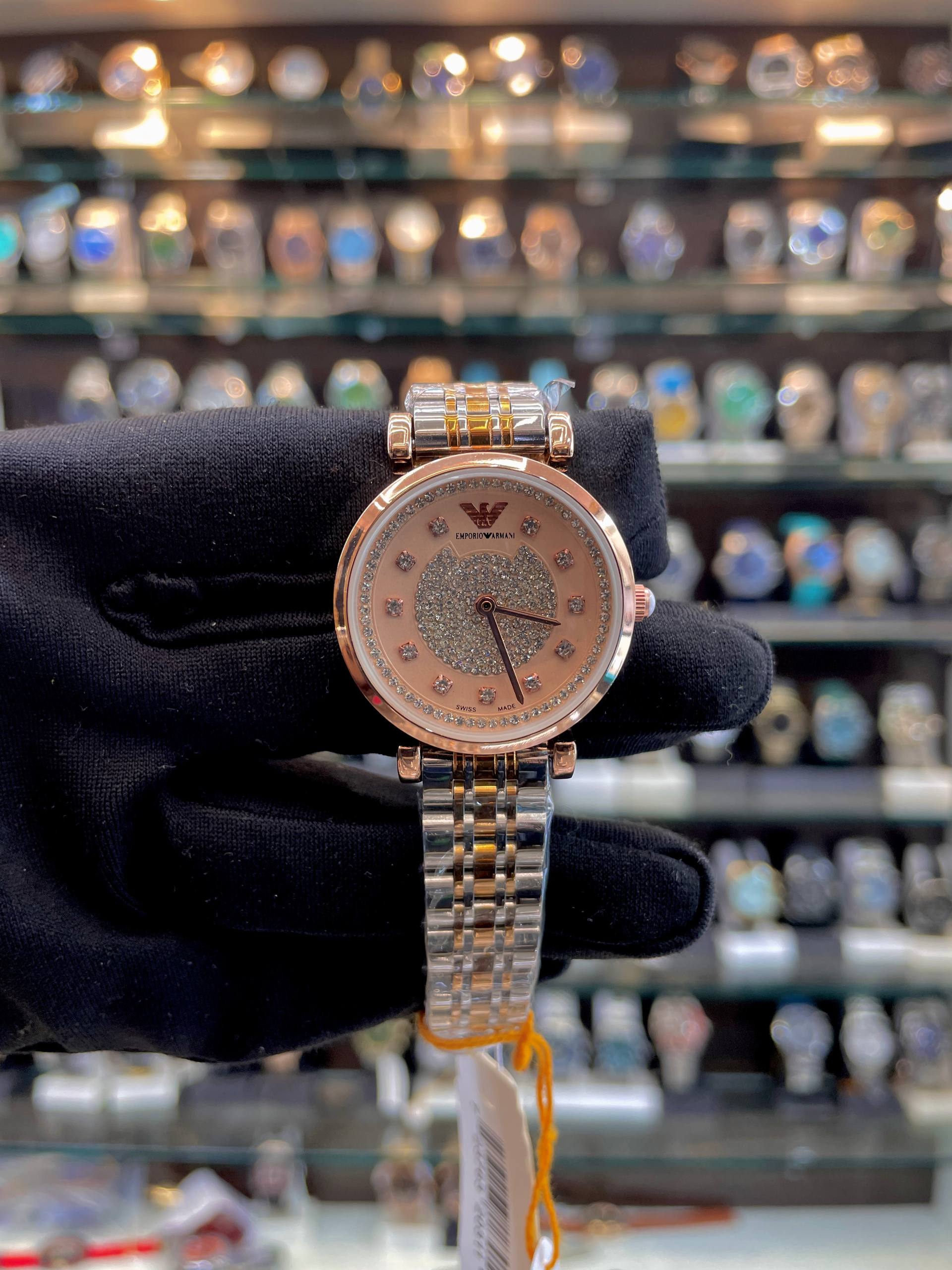 EMPORIO ARMANI. ROSE 🌹 GOLD 🥇 DIAL IN GIRLS