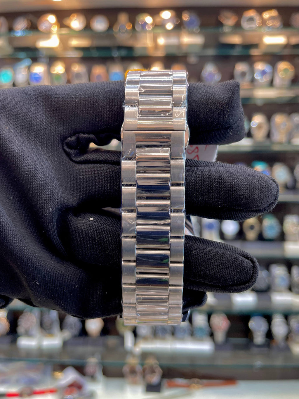 TISSOT POWERMATIC 80 NOW IN AUTOMATIC ⚙️ GREEN 💚 SILVER 🥈 STAINLESS BODY & CHAIN ⛓️