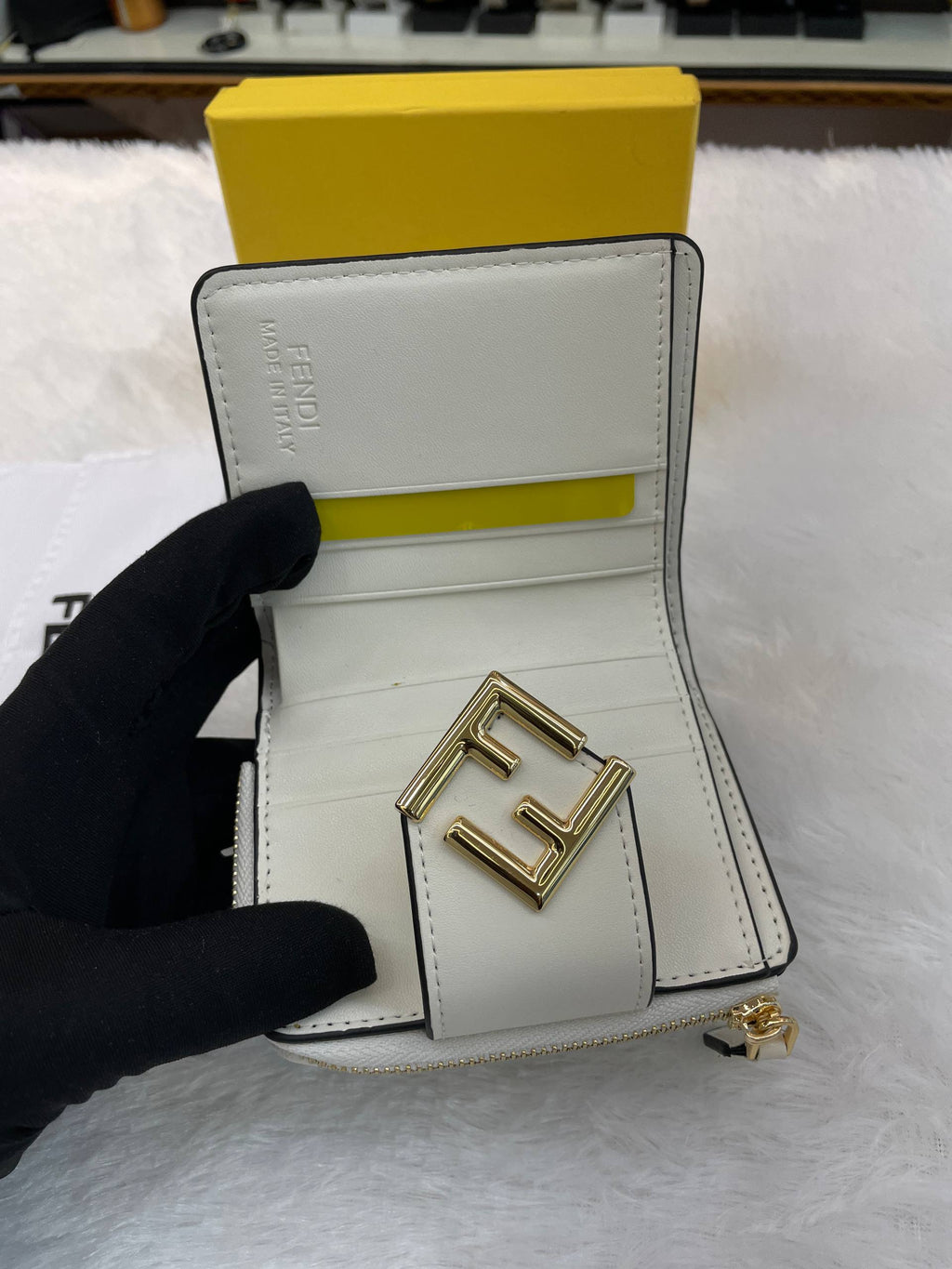 FENDI BI-FOLD WALLET FOR GIRLS 🤩 IN MASTER PIECE 🤩