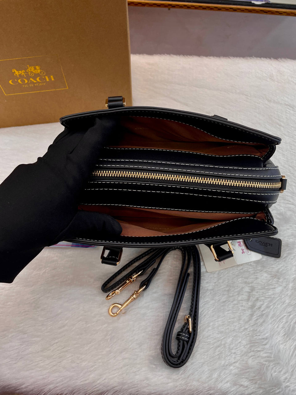 COACH DARCIE CARRYALL IN BLOCKED SIGNATURE CANVAS BLACK 🖤