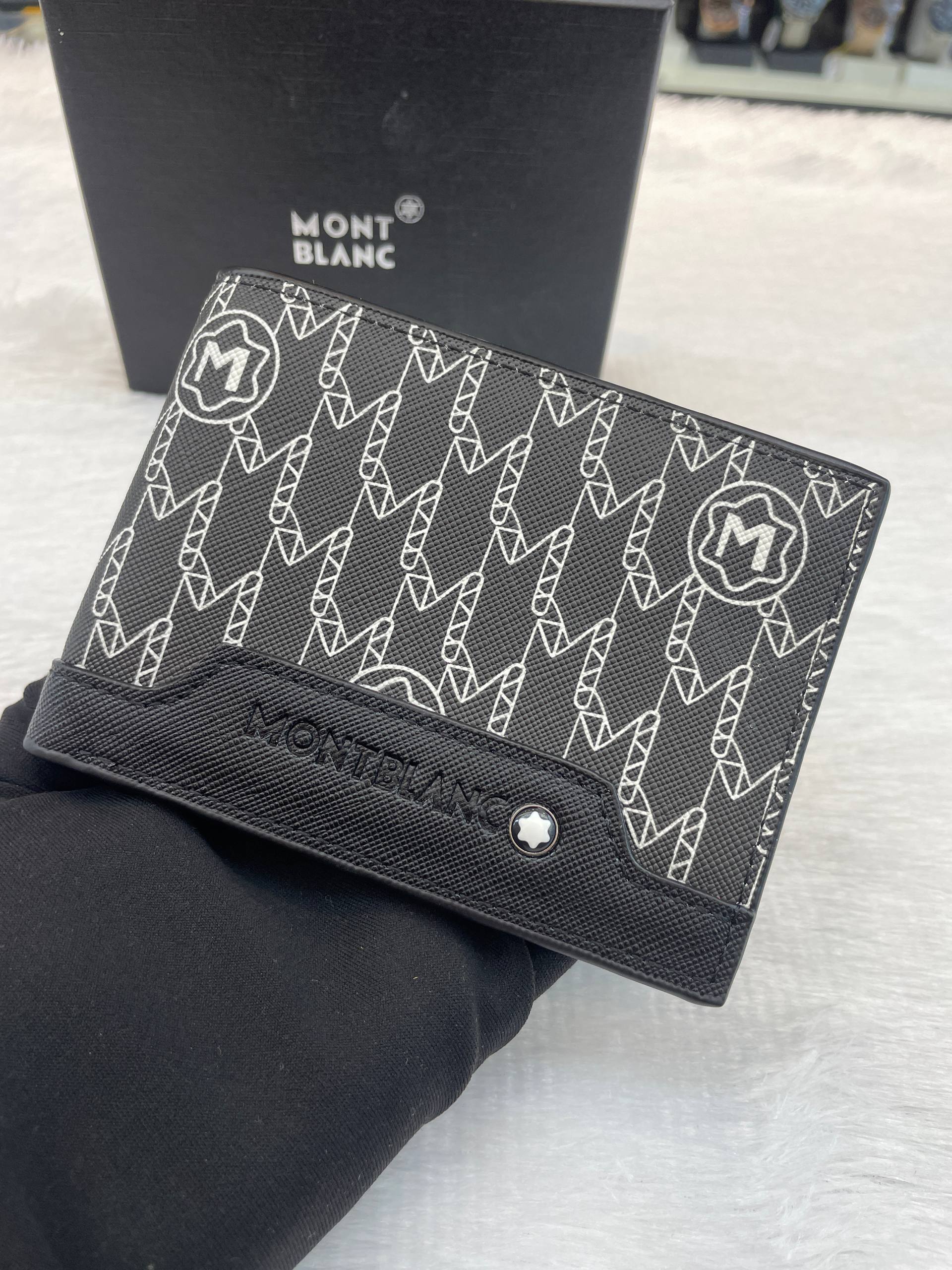 MONT BLANC FROM M_GRAM WALLET BLACK 🖤 TEXTURE IN HEAVY QUALITY 💯